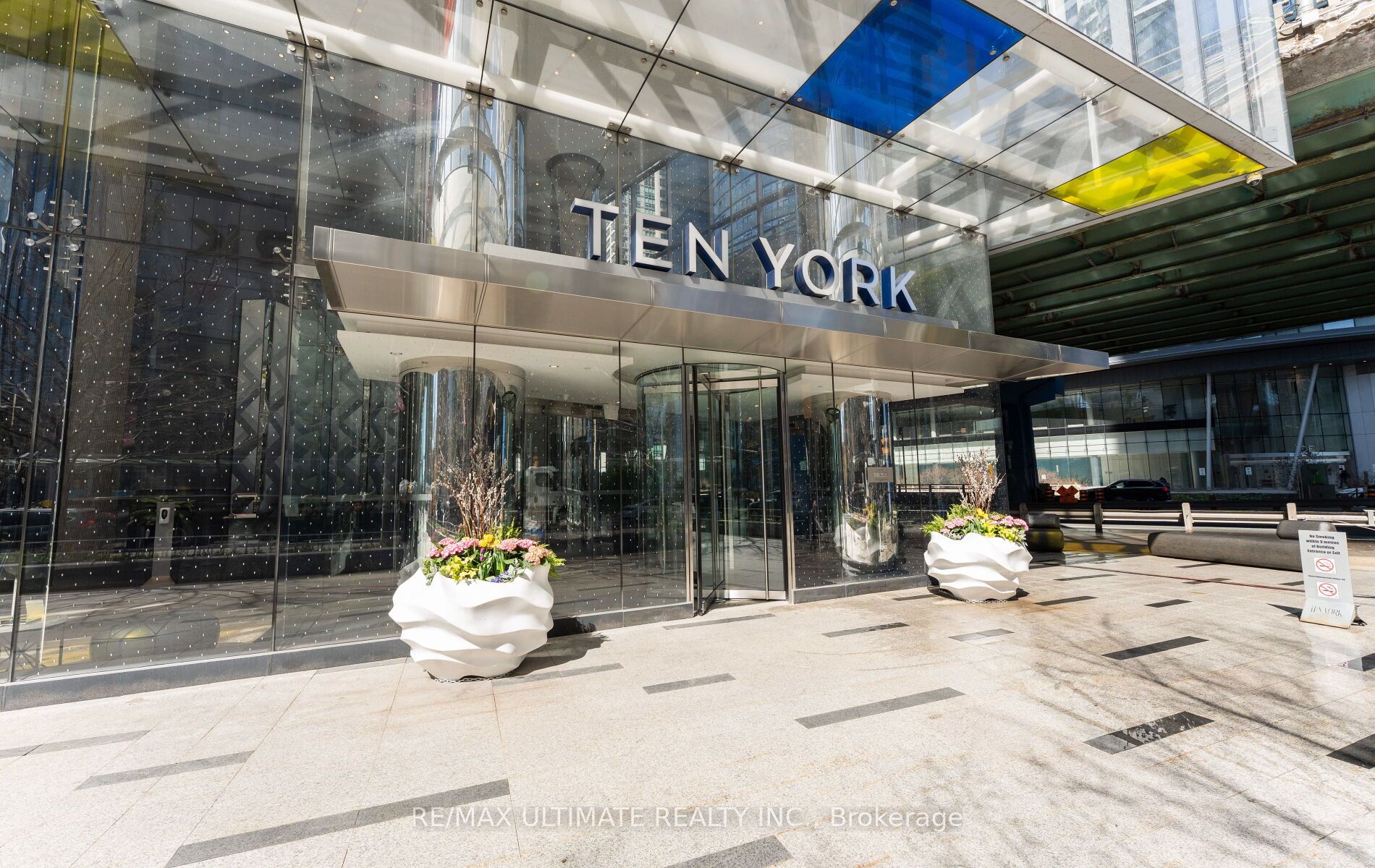 10 York Street 3612, Toronto, ON M5J 0E1 photo 3