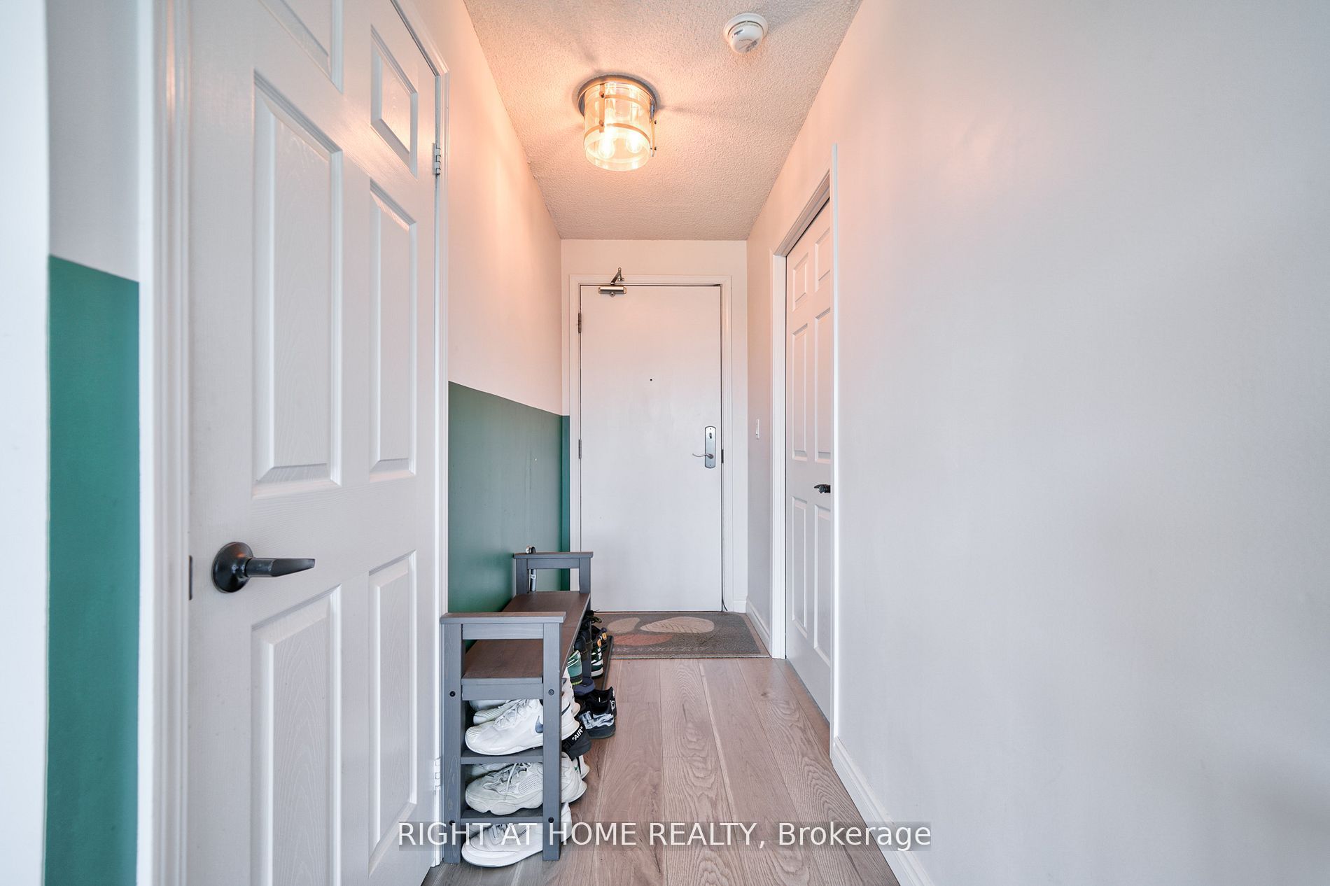 18 Valley woods Road 813, Toronto, ON M3A 0A1 photo 4