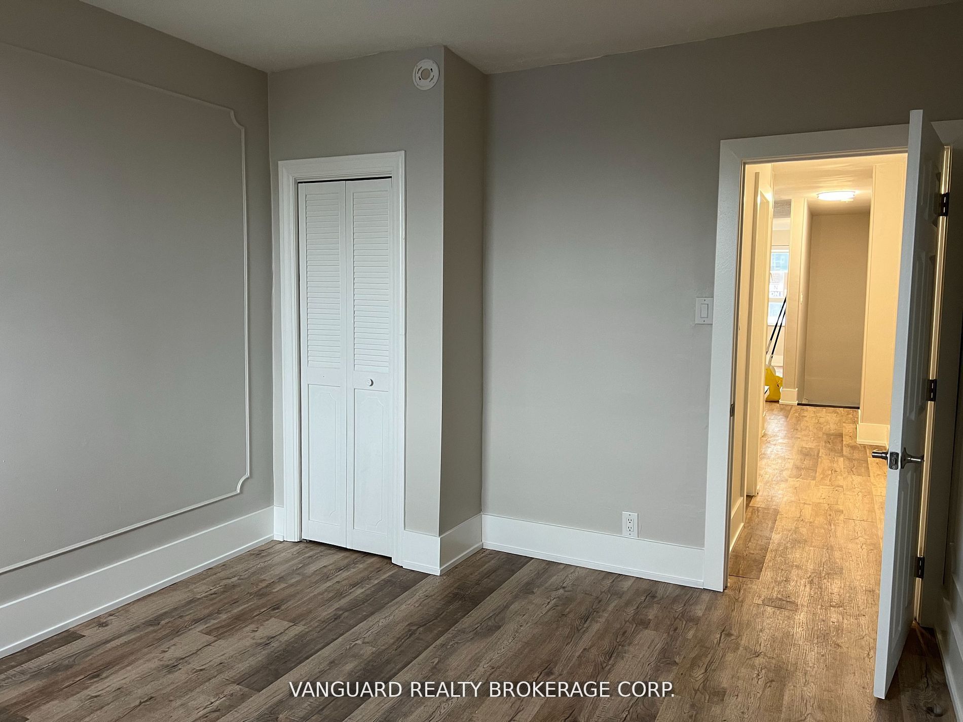 1623A Eglinton Avenue, Toronto, ON M6E 2H7 photo 4