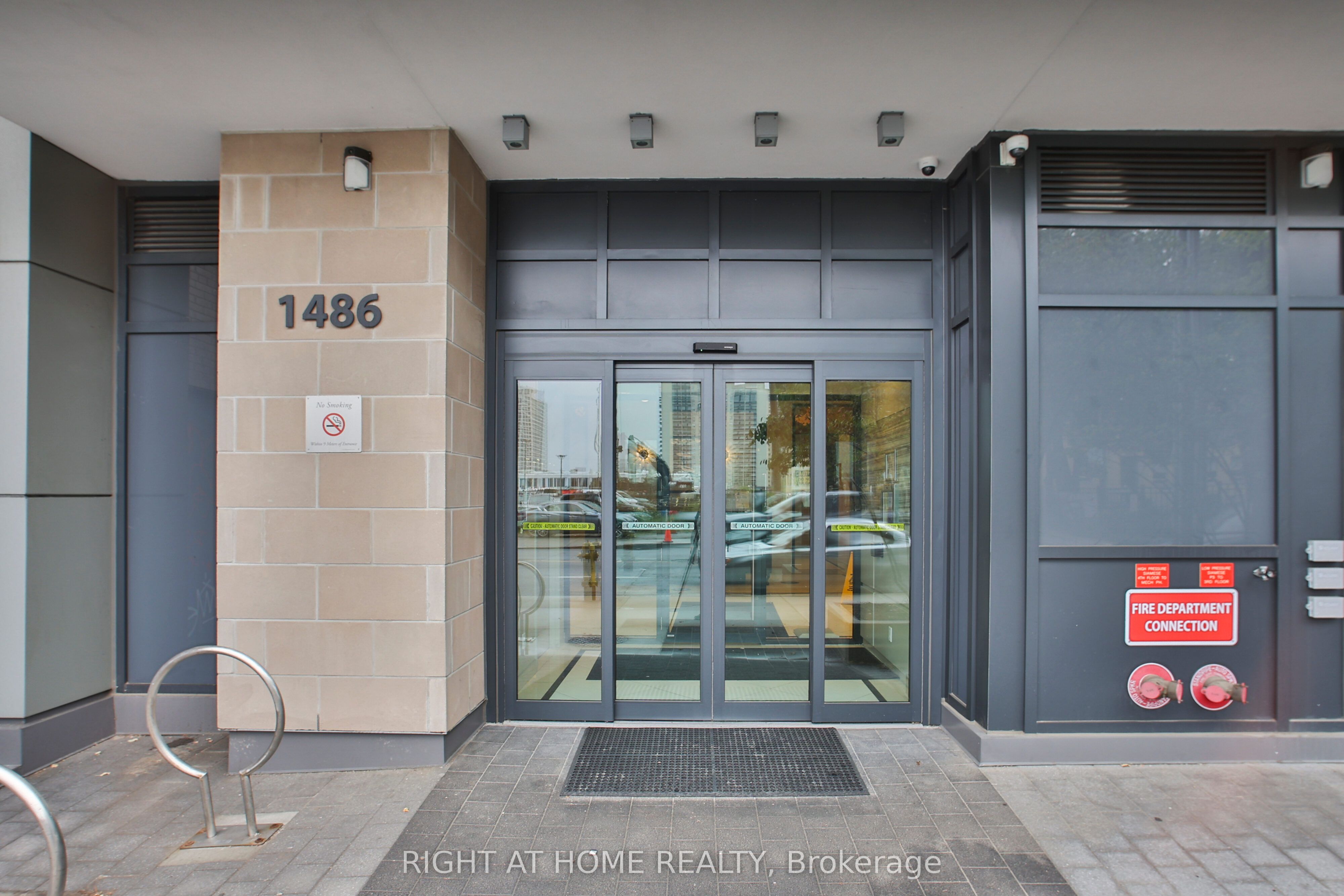 1486 Bathurst Street 1303, Toronto, ON M5P 3G9 photo 2