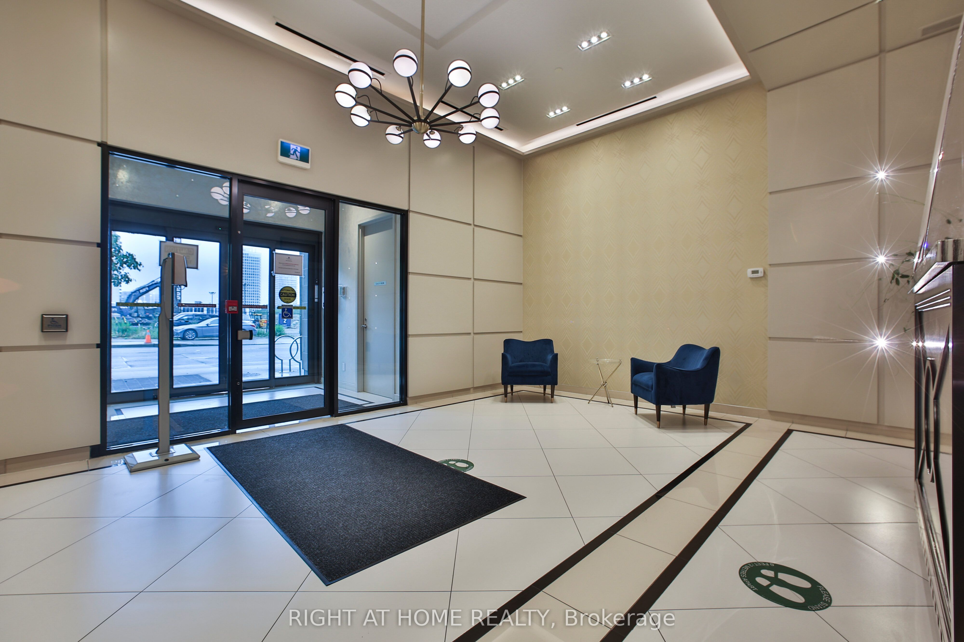 1486 Bathurst Street 1303, Toronto, ON M5P 3G9 photo 3