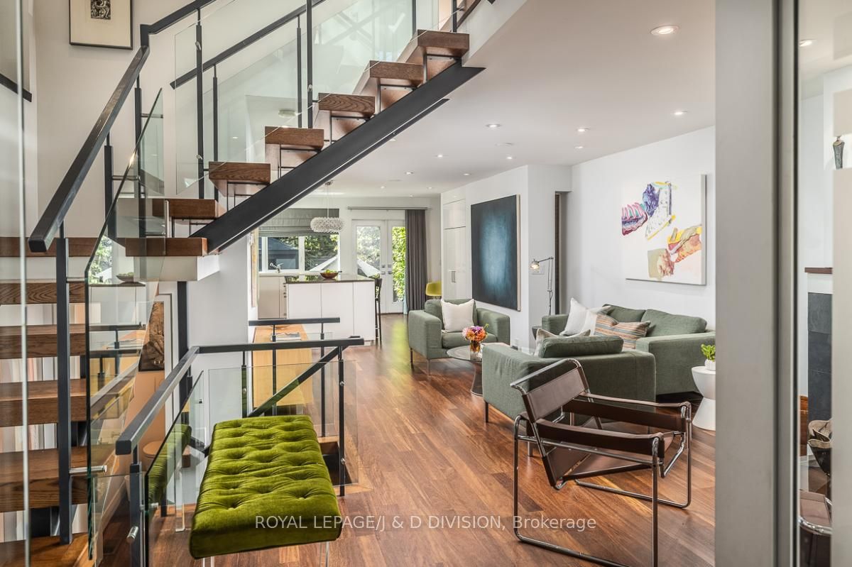 44 Standish Avenue, Toronto, ON M4W 3B1 photo 3