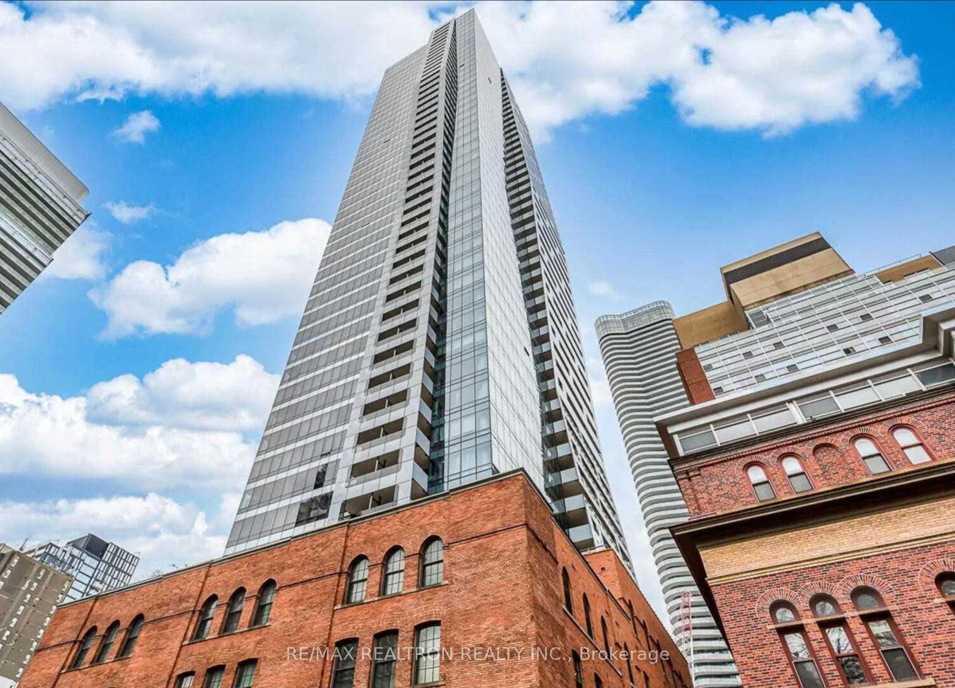 5 St Joseph Street 1307, Toronto, ON M4Y 0B6 photo 4