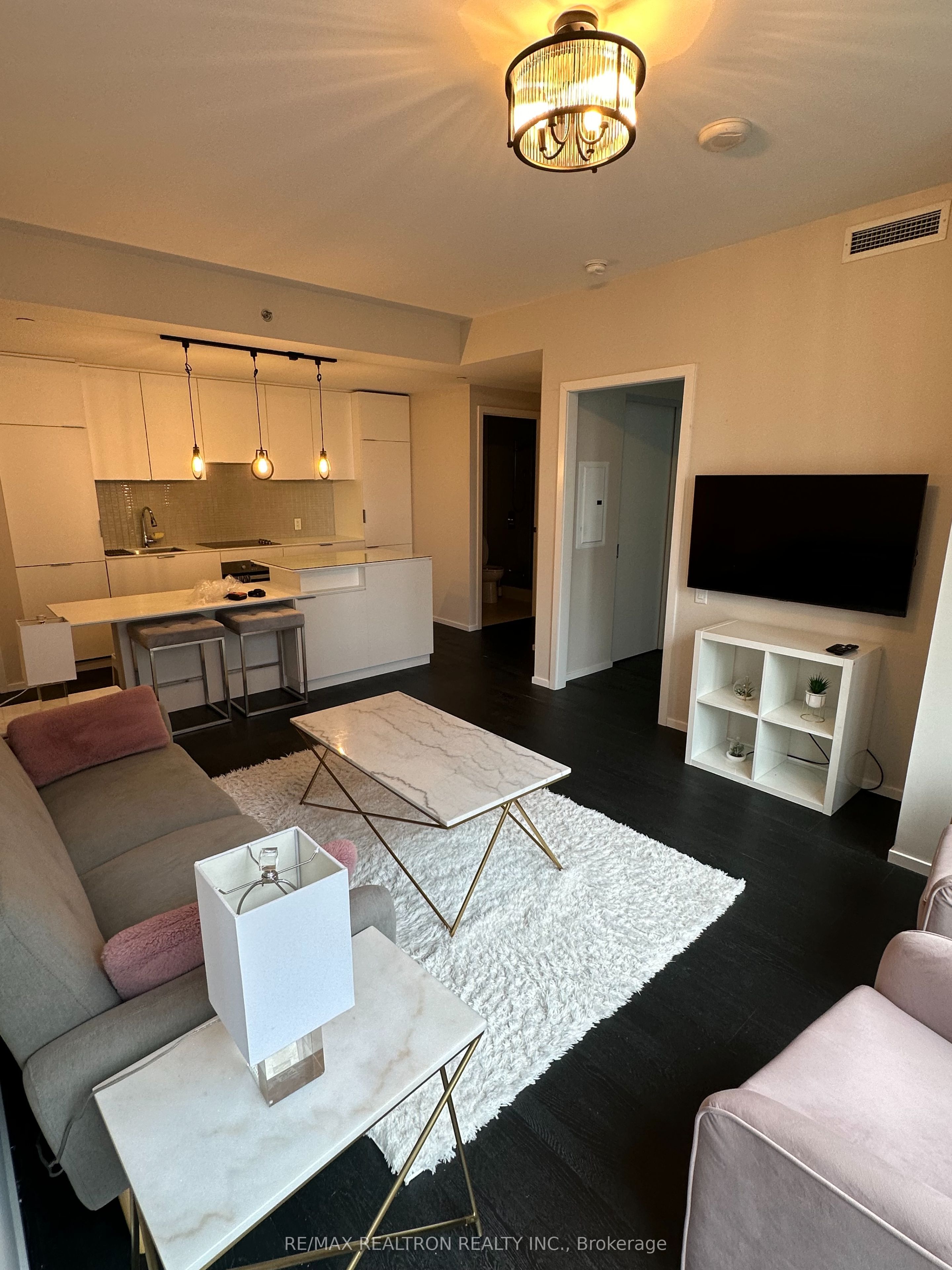 5 St Joseph Street 1307, Toronto, ON M4Y 0B6 photo 5