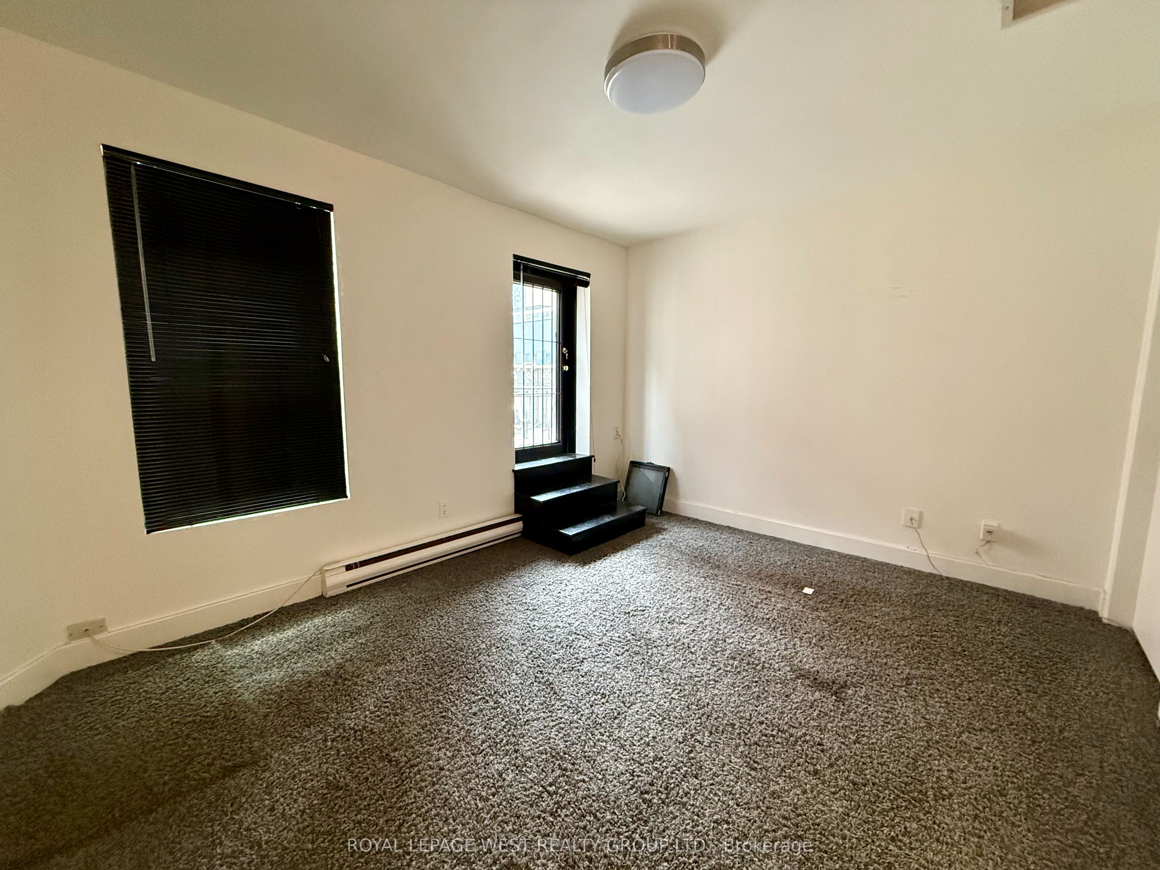 261 Queen Street W 3, Toronto, ON M5V 1Z4 photo 3