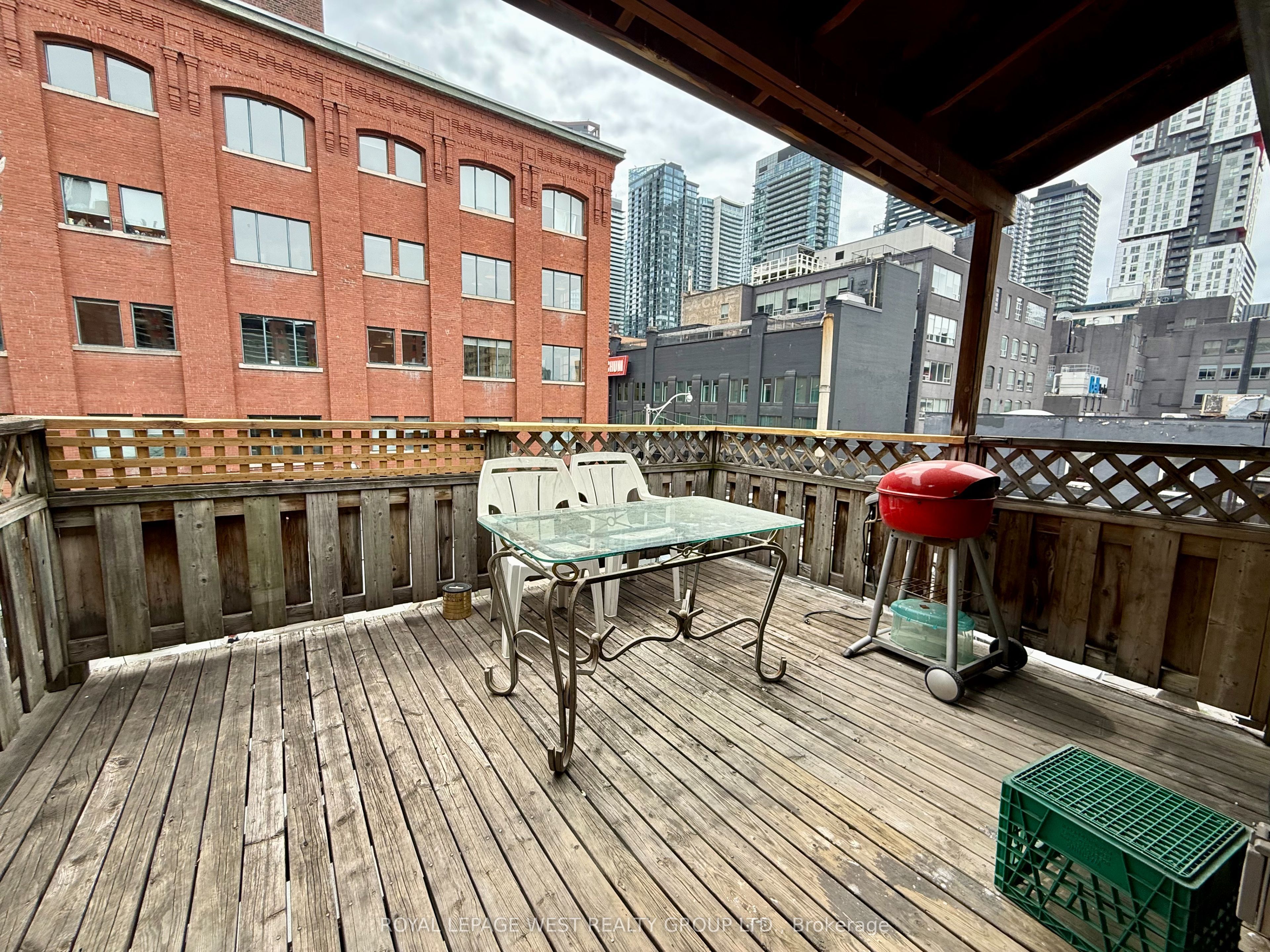 261 Queen Street W 3, Toronto, ON M5V 1Z4 photo 4