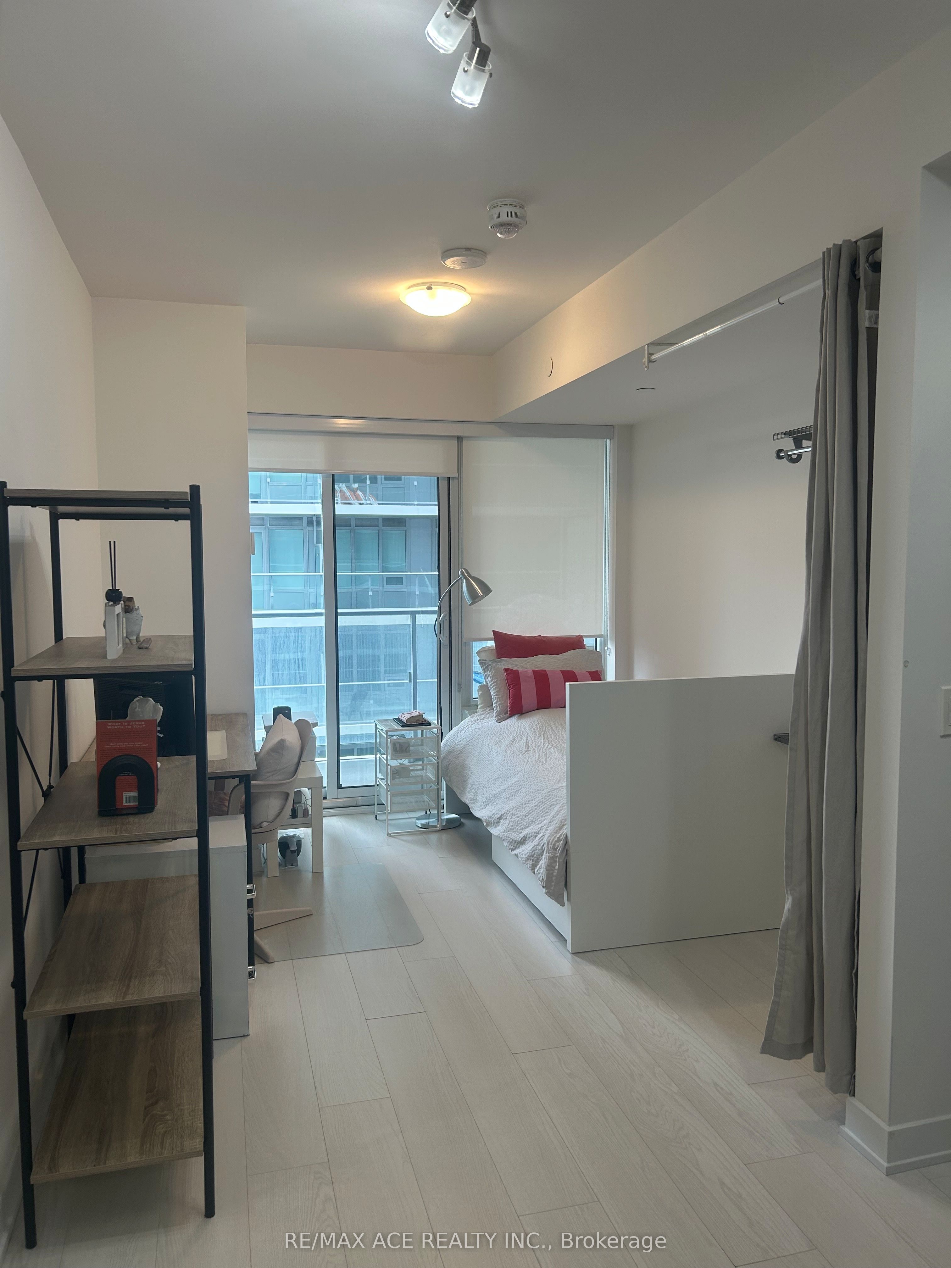 195 Redpath Avenue 2314, Toronto, ON M4P 0E4 photo 3