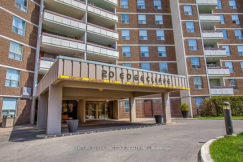 20 Edgecliff Golfway 817, Toronto, ON M3C 3A4