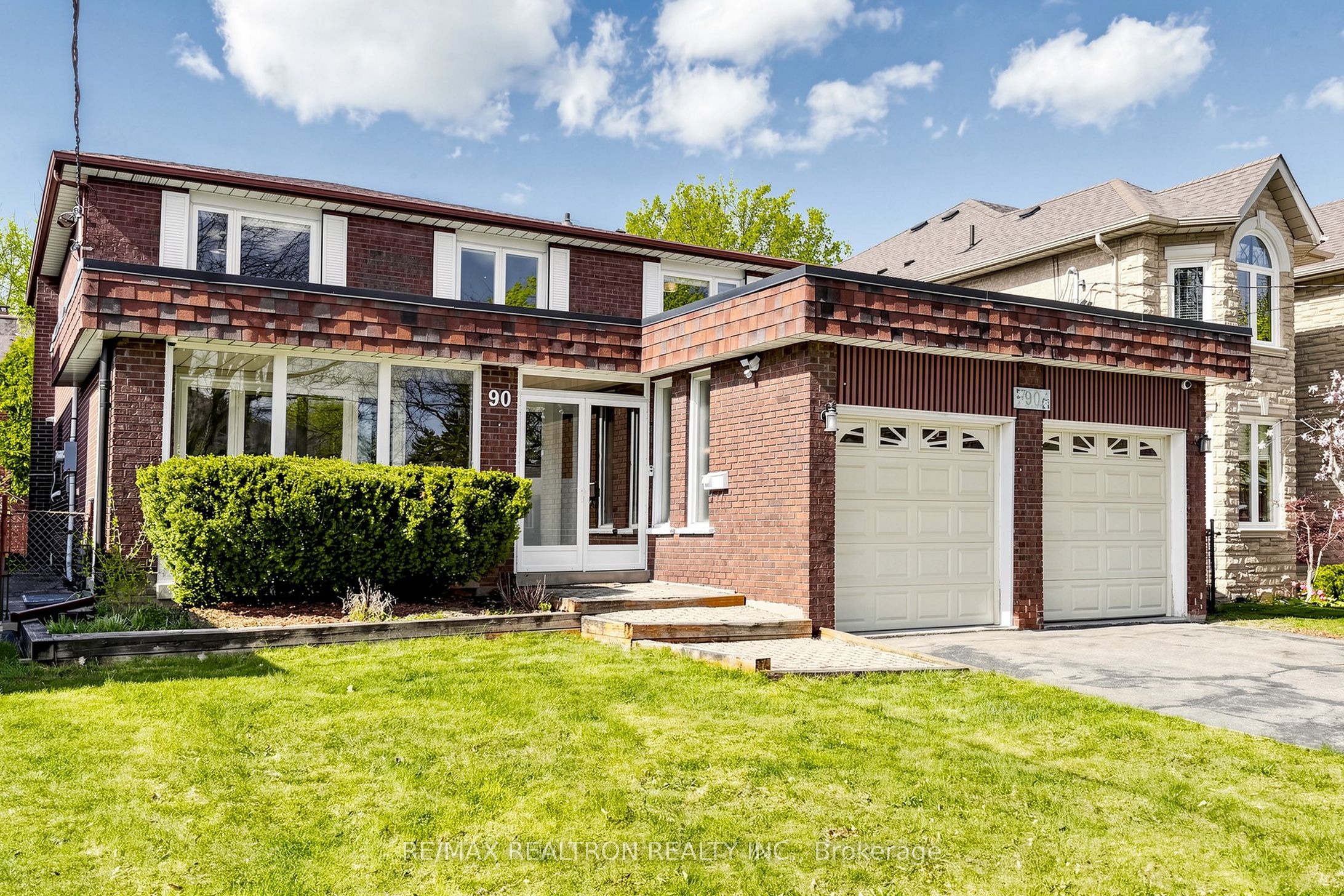 90 Holmes Avenue, Toronto, ON M2N 4M4 photo 3
