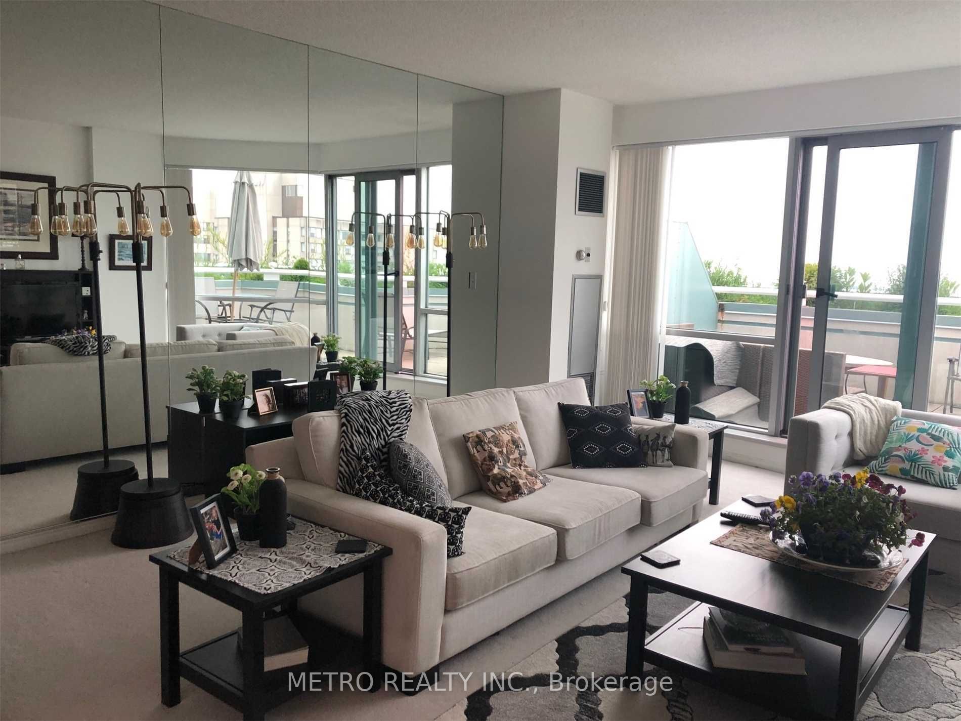 10 Yonge Street 3412, Toronto, ON M5J 1R4 photo 2