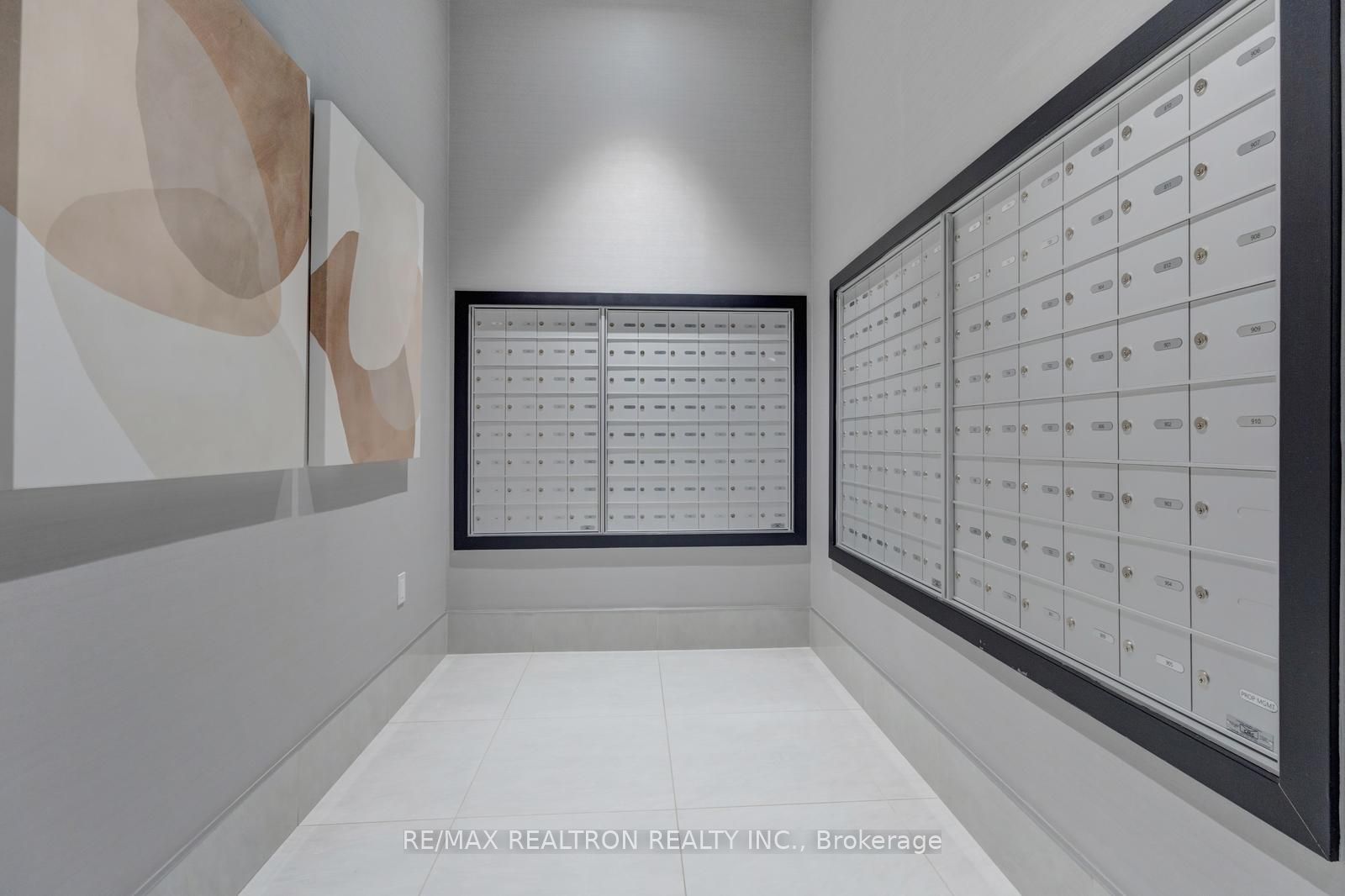 250 Lawrence Avenue W 416, Toronto, ON M5M 1B2 photo 5