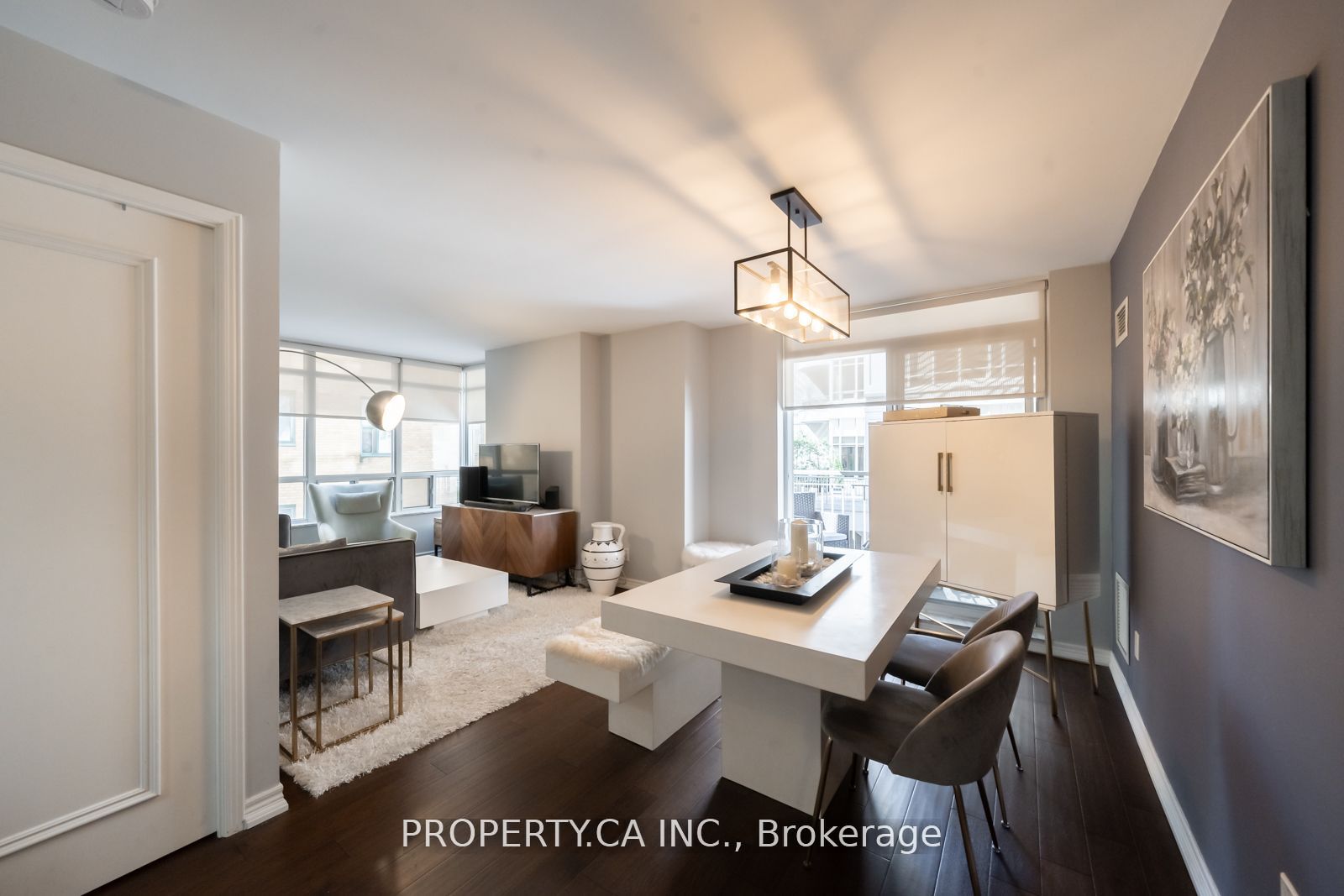 60 St Clair Avenue W 202, Toronto, ON M4V 1M1