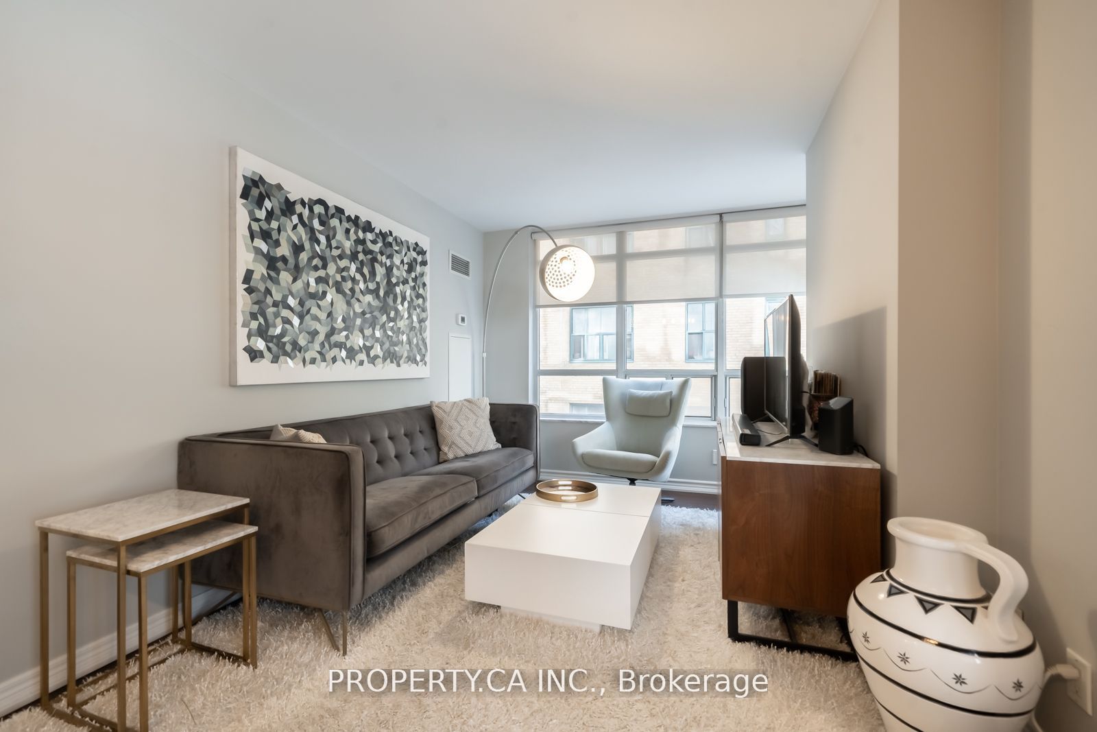 60 St Clair Avenue W 202, Toronto, ON M4V 1M1 photo 4