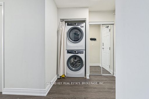 245 Davisville Avenue 613, Toronto, ON M4S 3H4 photo 3