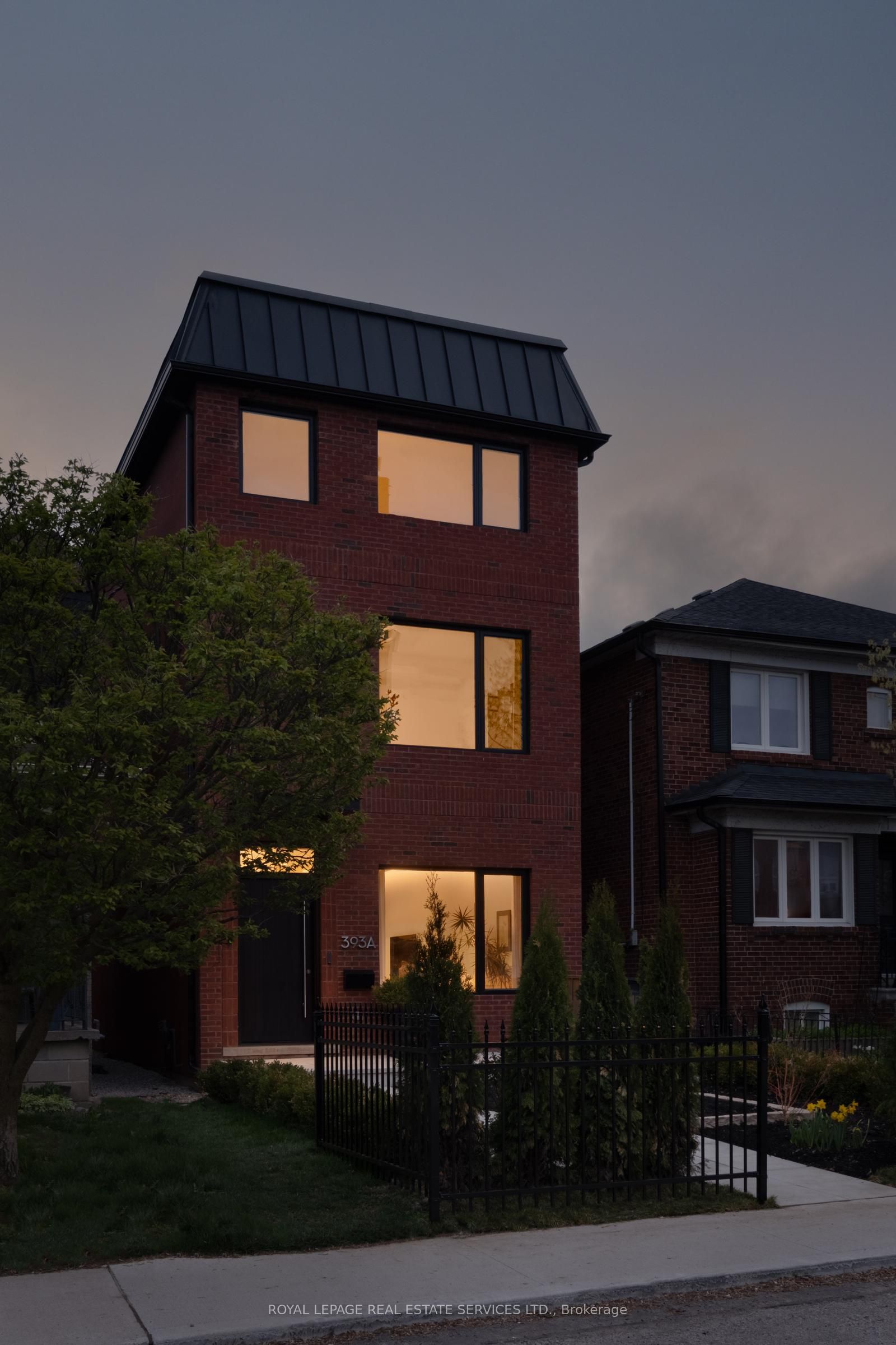 393A Arlington Avenue, Toronto, ON M6C 3A1 photo 2
