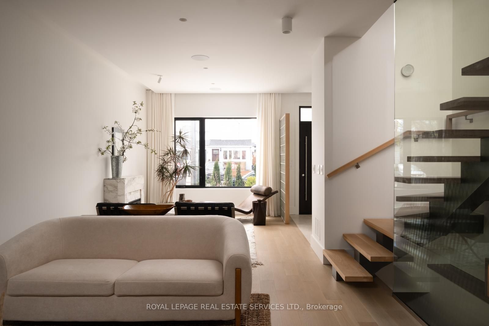 393A Arlington Avenue, Toronto, ON M6C 3A1 photo 5
