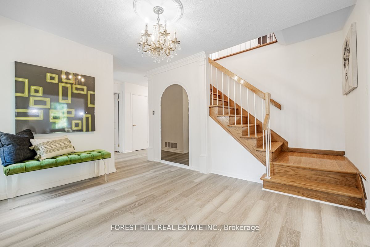 2977 Bayview Avenue, Toronto, ON M2K 1E9 photo 2