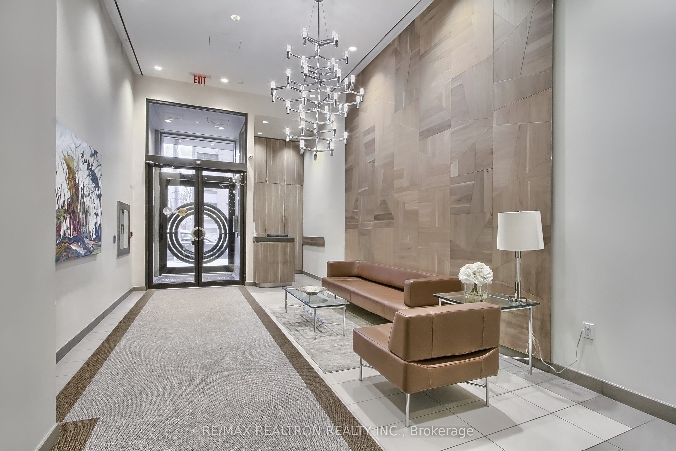 55A Avenue Road 406, Toronto, ON M5R 2G3 photo 4