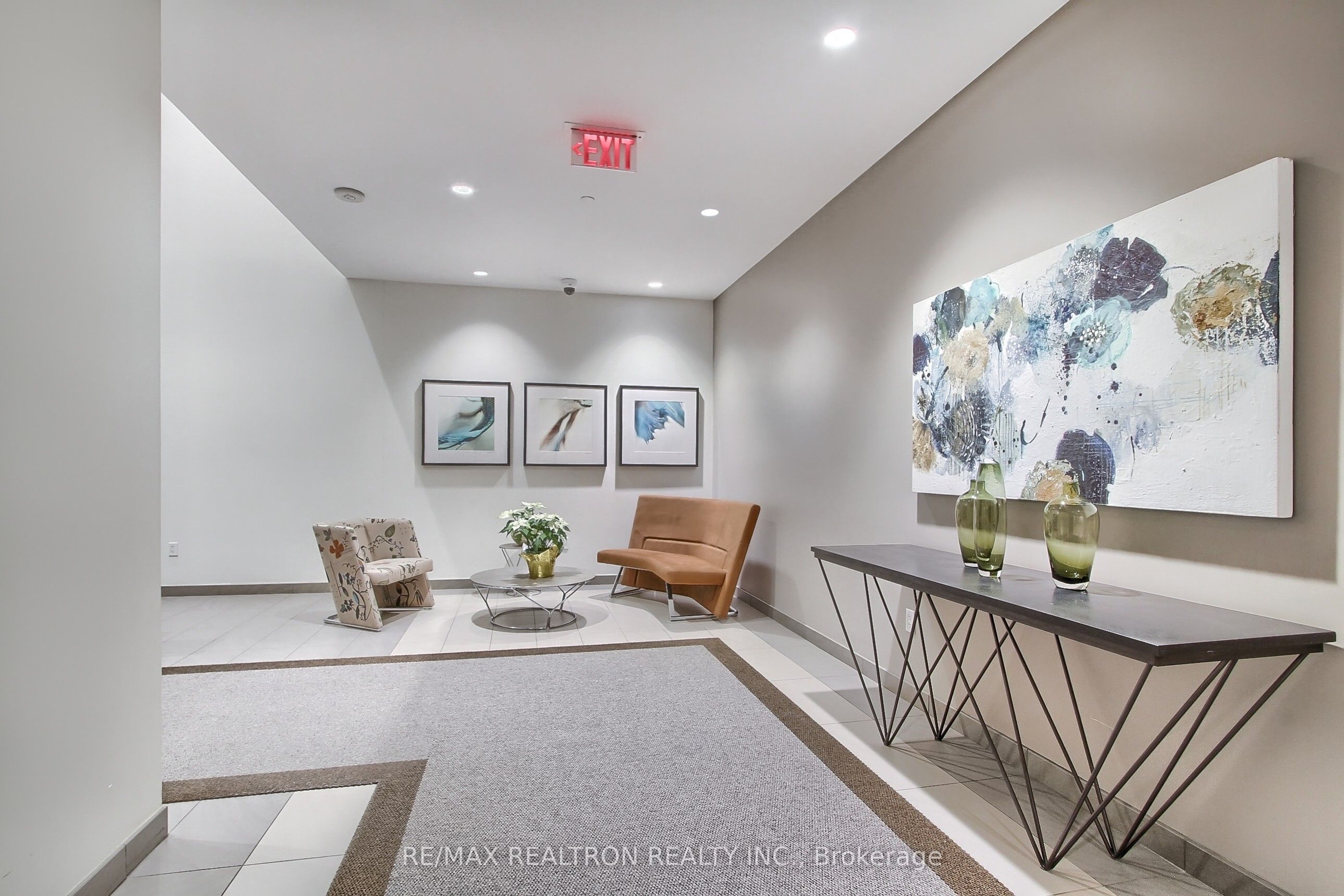 55A Avenue Road 406, Toronto, ON M5R 2G3 photo 5