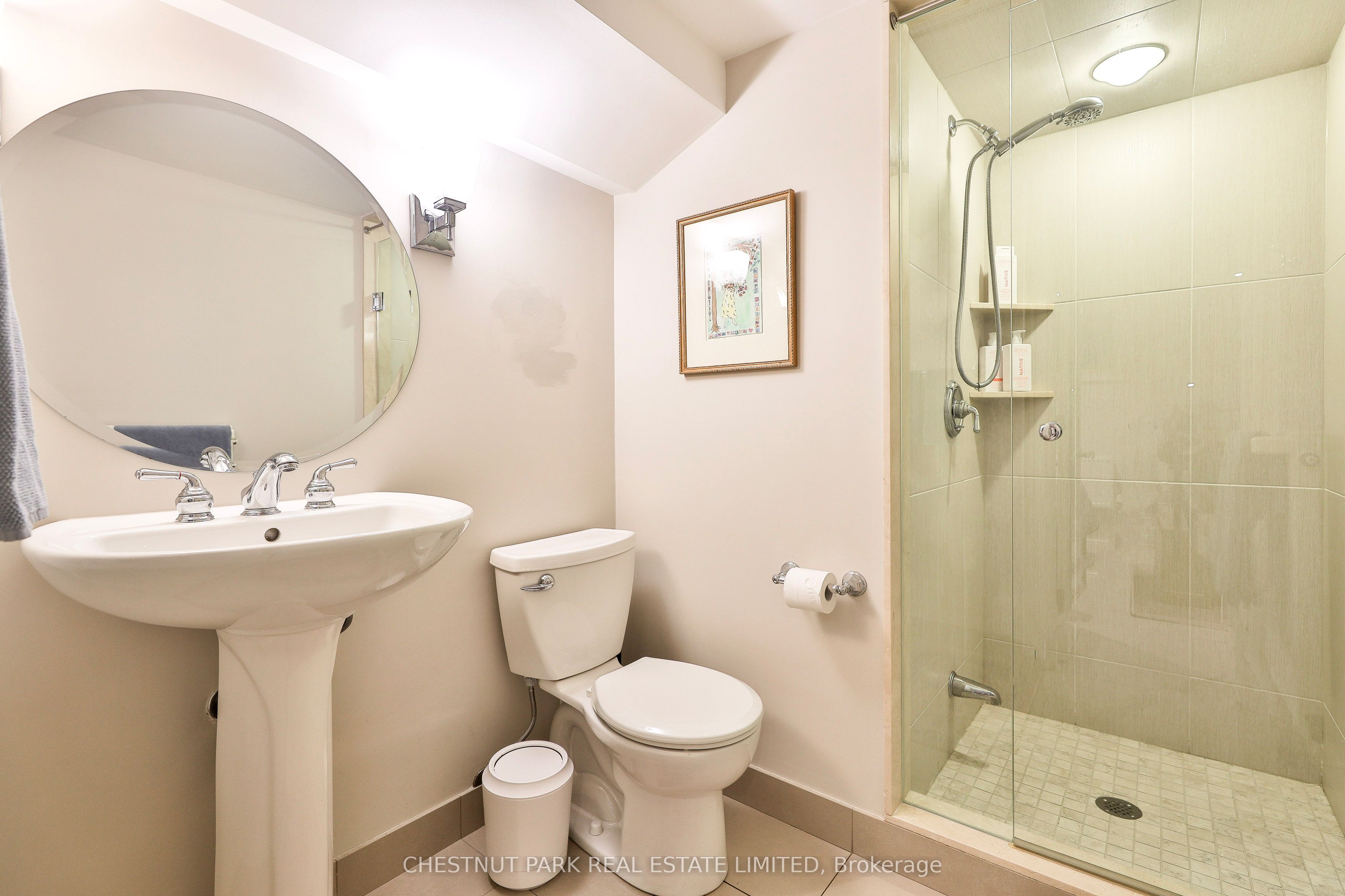 17 Elm Avenue, Toronto, ON M4W 1M9 photo 4