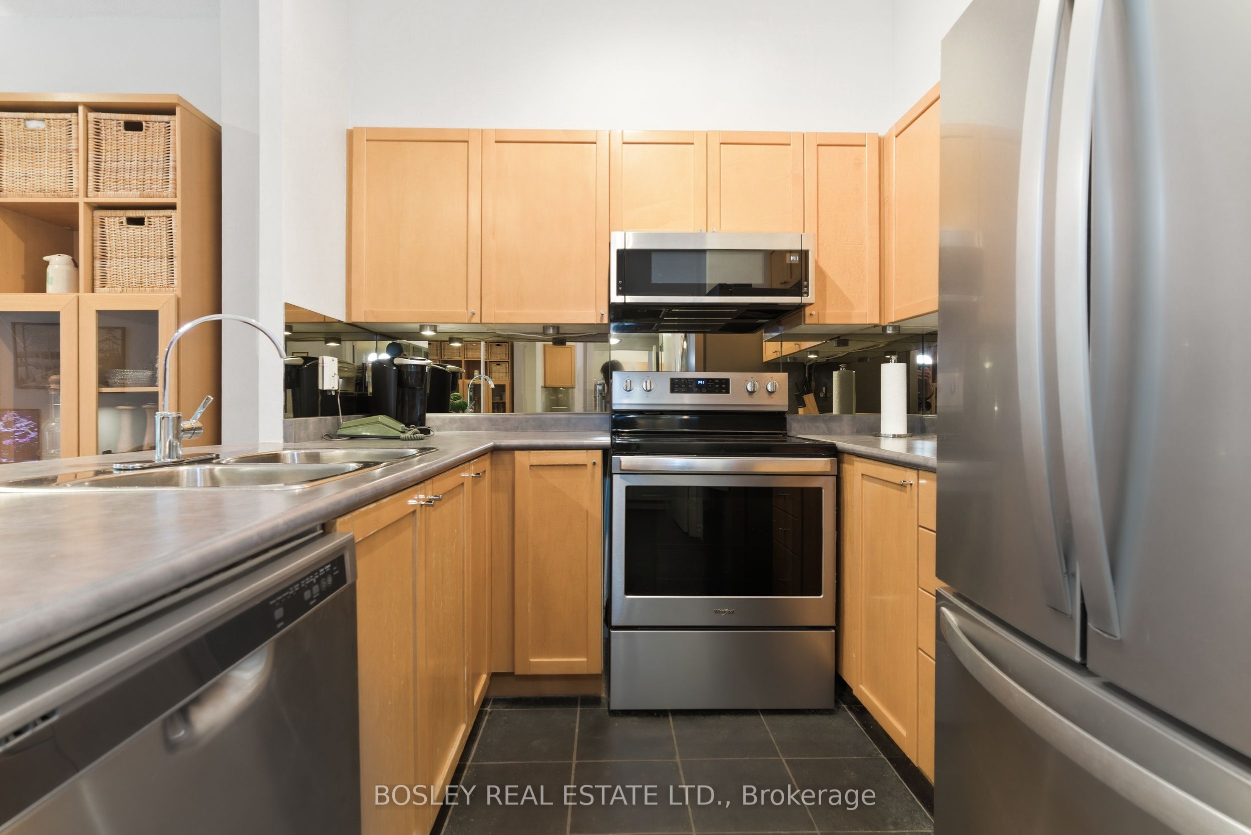 600 Queens Quay West 106, Toronto, ON M5V 3M3 photo 2