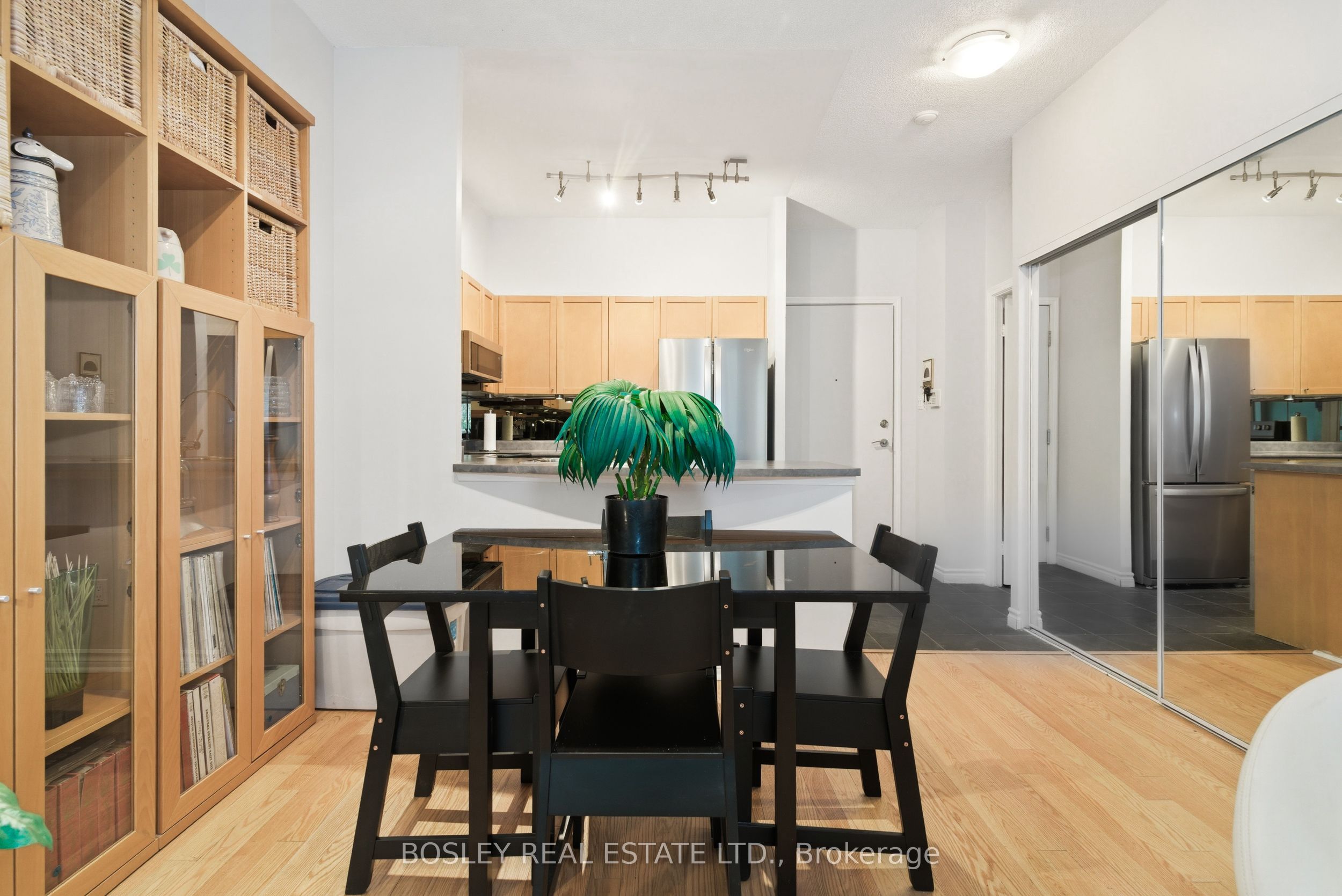 600 Queens Quay West 106, Toronto, ON M5V 3M3 photo 5