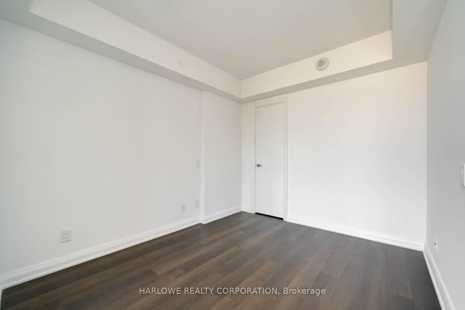 155 Yorkville Avenue 1820, Toronto, ON M5R 2G1 photo 3
