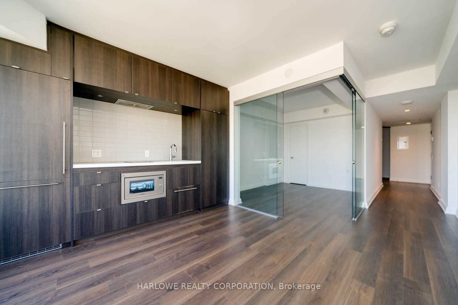 155 Yorkville Avenue 1820, Toronto, ON M5R 2G1 photo 5