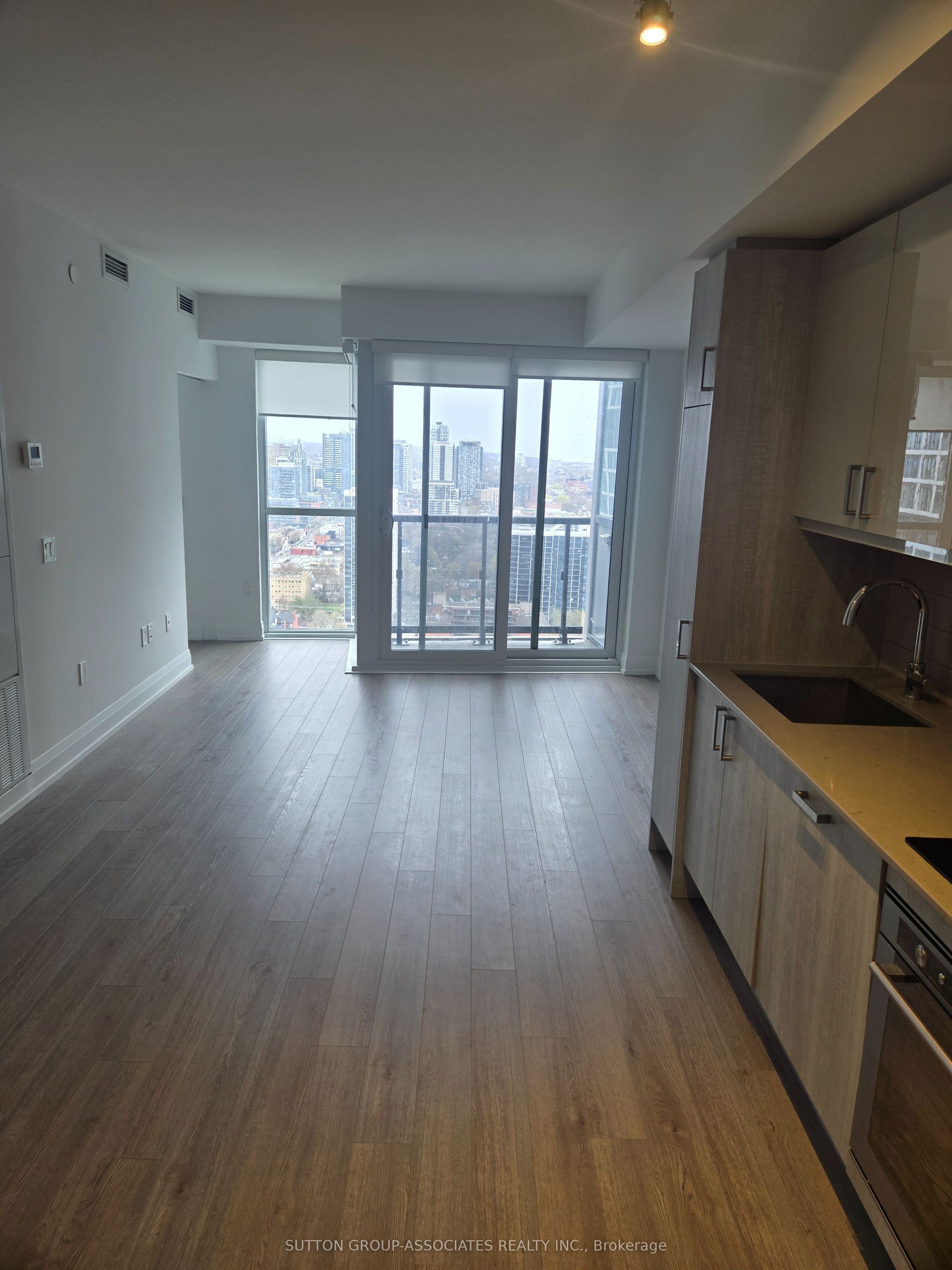 77 Mutual Street 3001, Toronto, ON M5B 2A9 photo 4