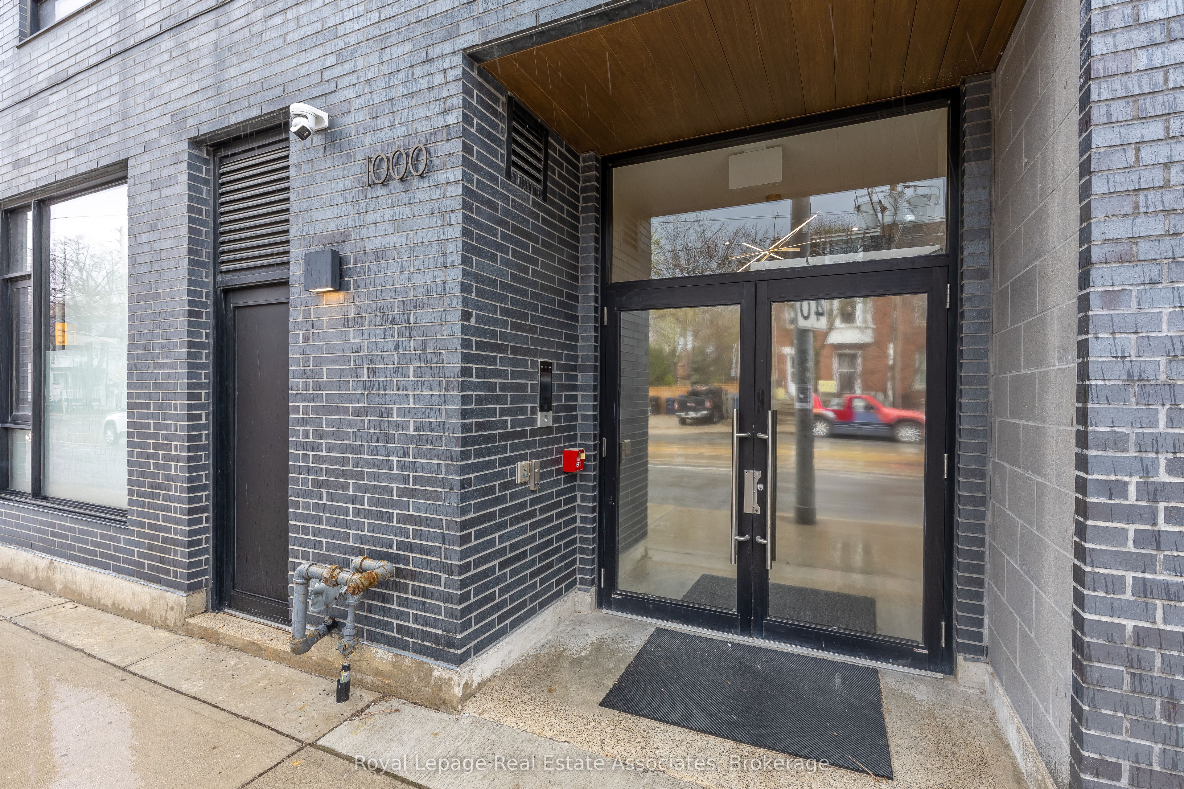 1000 Bathurst Street 401, Toronto, ON M5R 3G7 photo 2