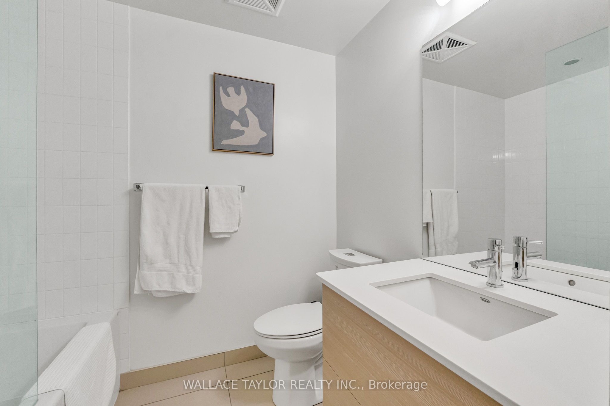 210 Simcoe Street 1702, Toronto, ON M5T 0A9 photo 4