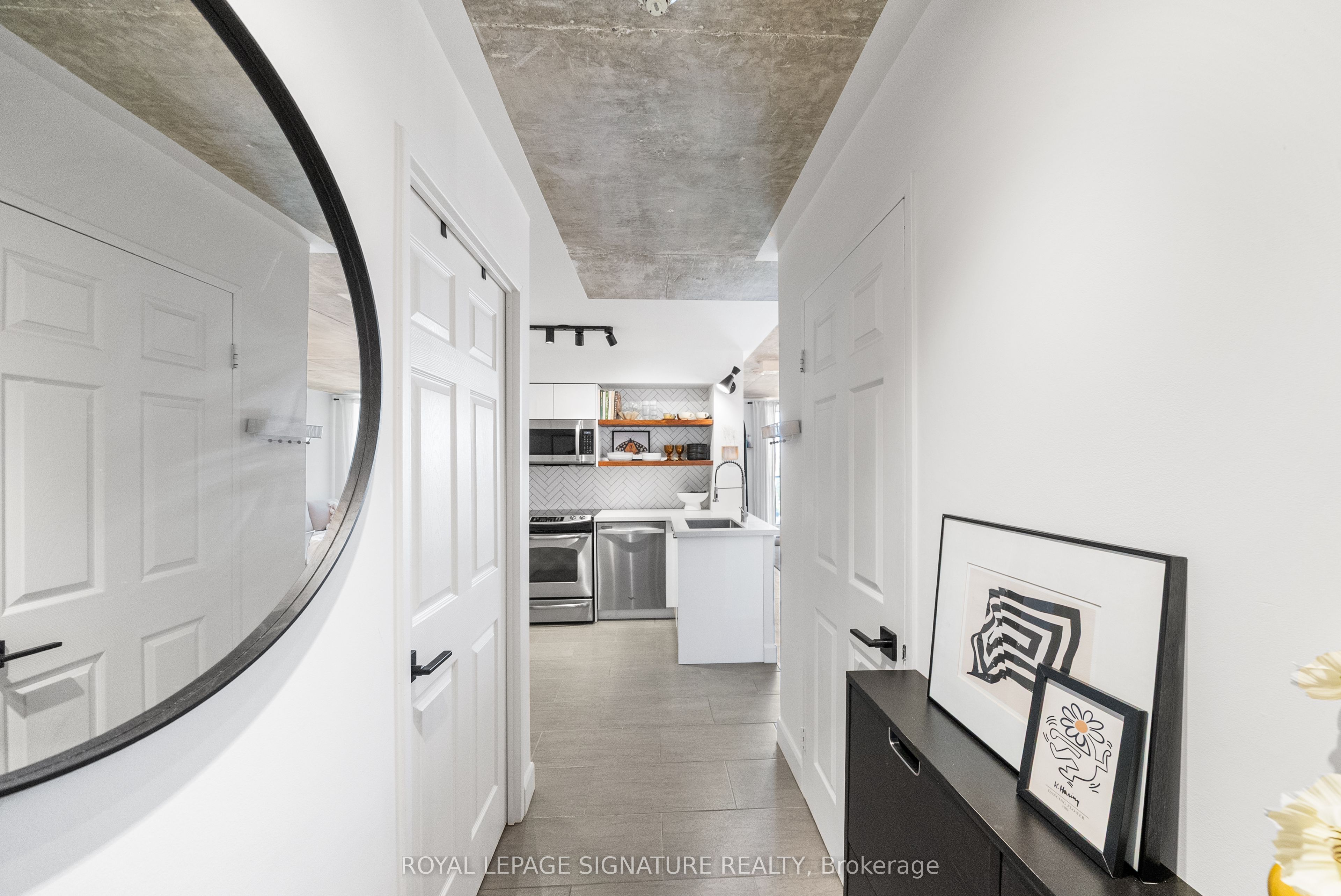 1369 Bloor Street W 1402, Toronto, ON M6P 4J4 photo 3