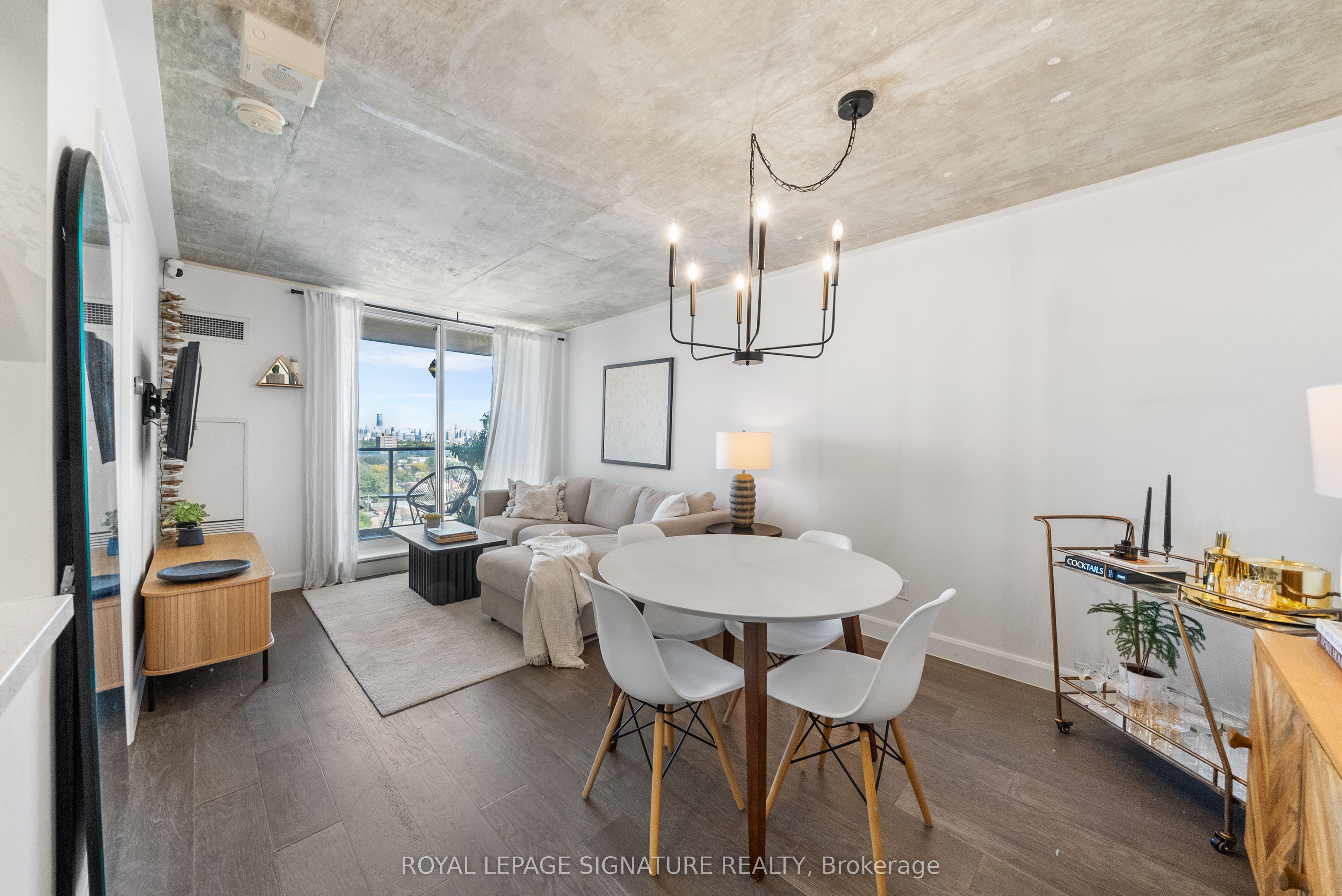 1369 Bloor Street W 1402, Toronto, ON M6P 4J4 photo 4
