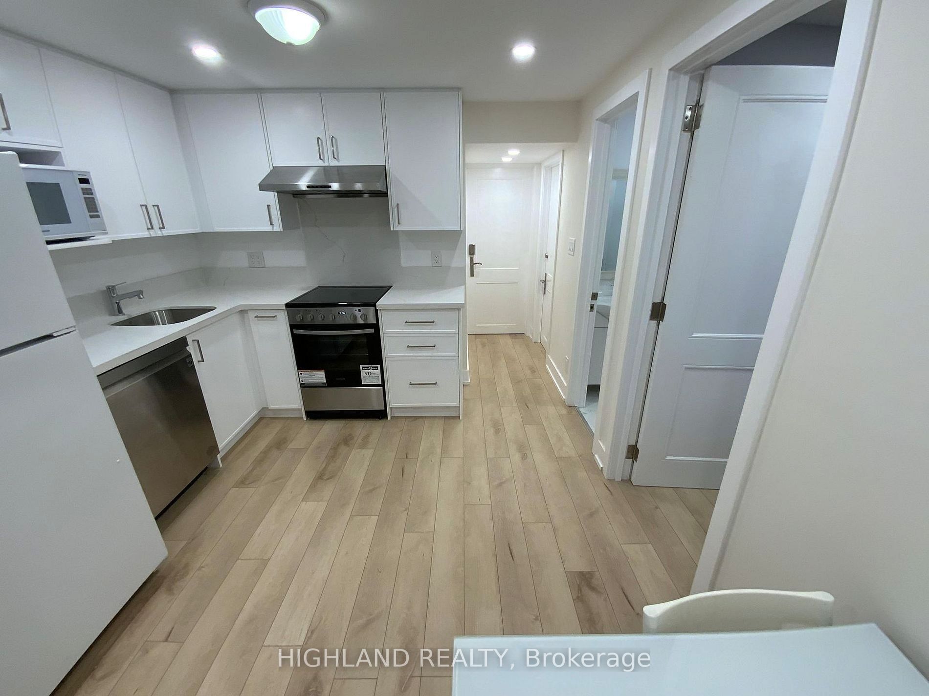 167 Churchill Avenue Basement, Toronto, ON M2N 1Z3