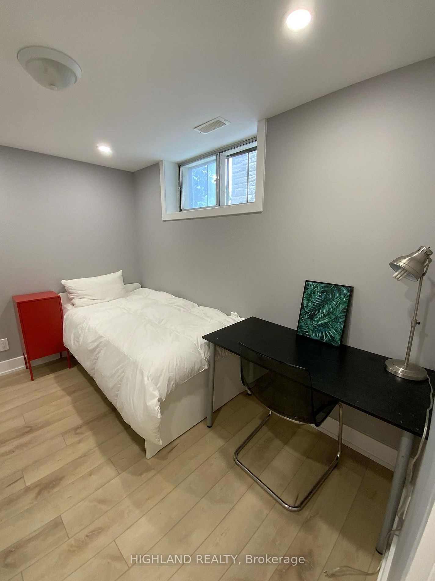 167 Churchill Avenue Basement, Toronto, ON M2N 1Z3 photo 3