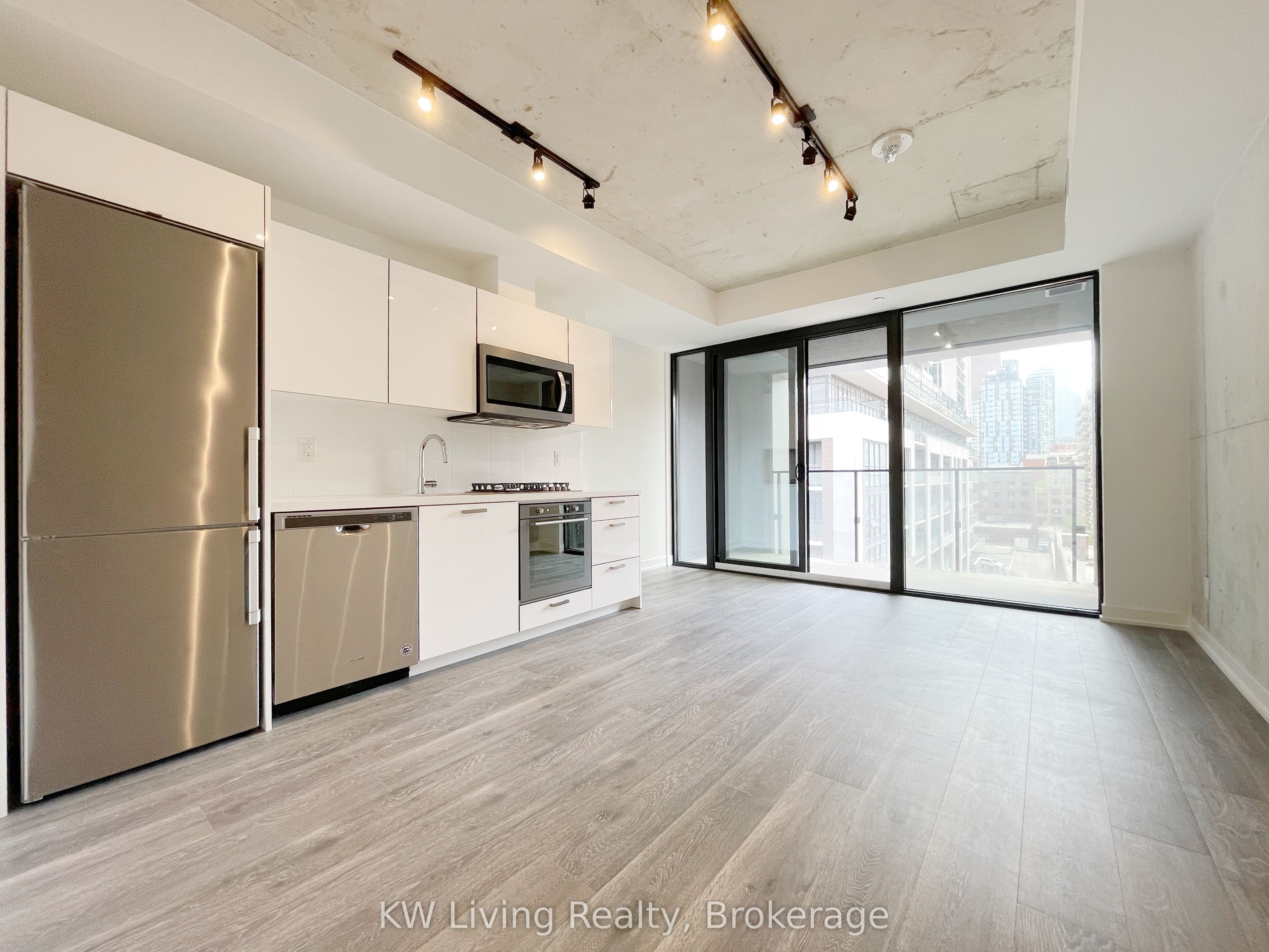 55 Ontario Street 611, Toronto, ON M5A 0T8