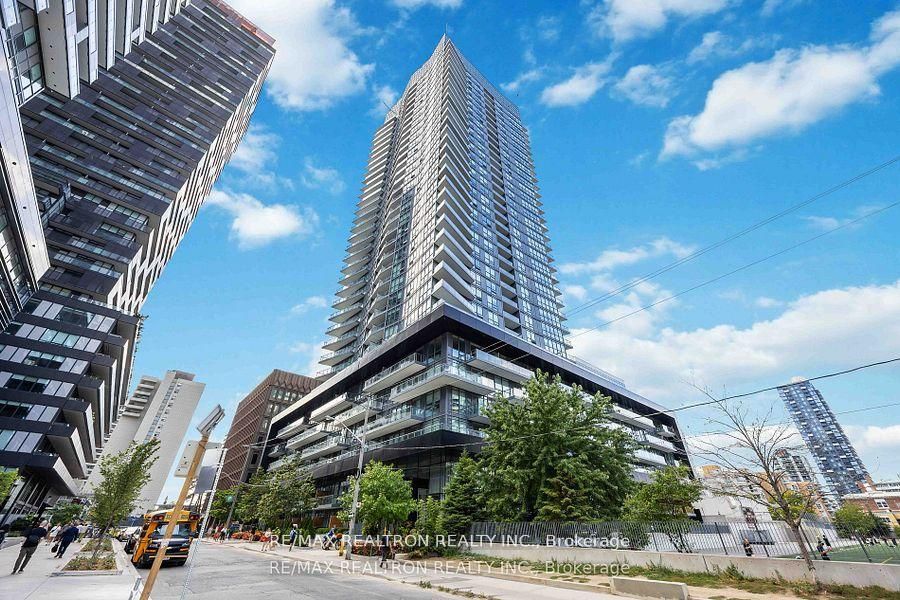 30 Roehampton Avenue 1501, Toronto, ON M4P 0B9