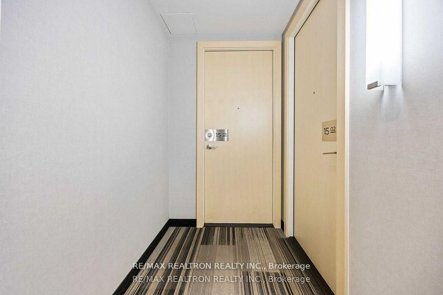 30 Roehampton Avenue 1501, Toronto, ON M4P 0B9 photo 3