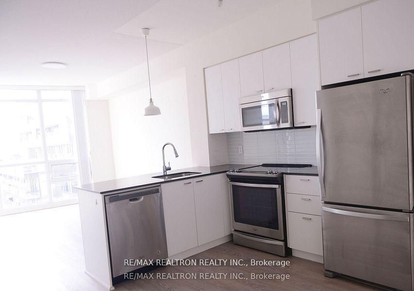 30 Roehampton Avenue 1501, Toronto, ON M4P 0B9 photo 5