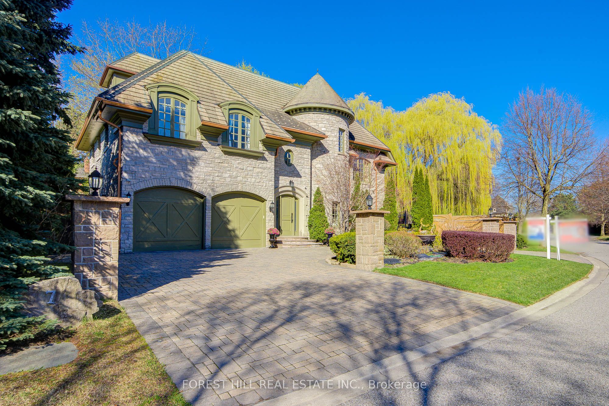 7 Legacy Court, Toronto, ON M2L 2Y7 photo 2