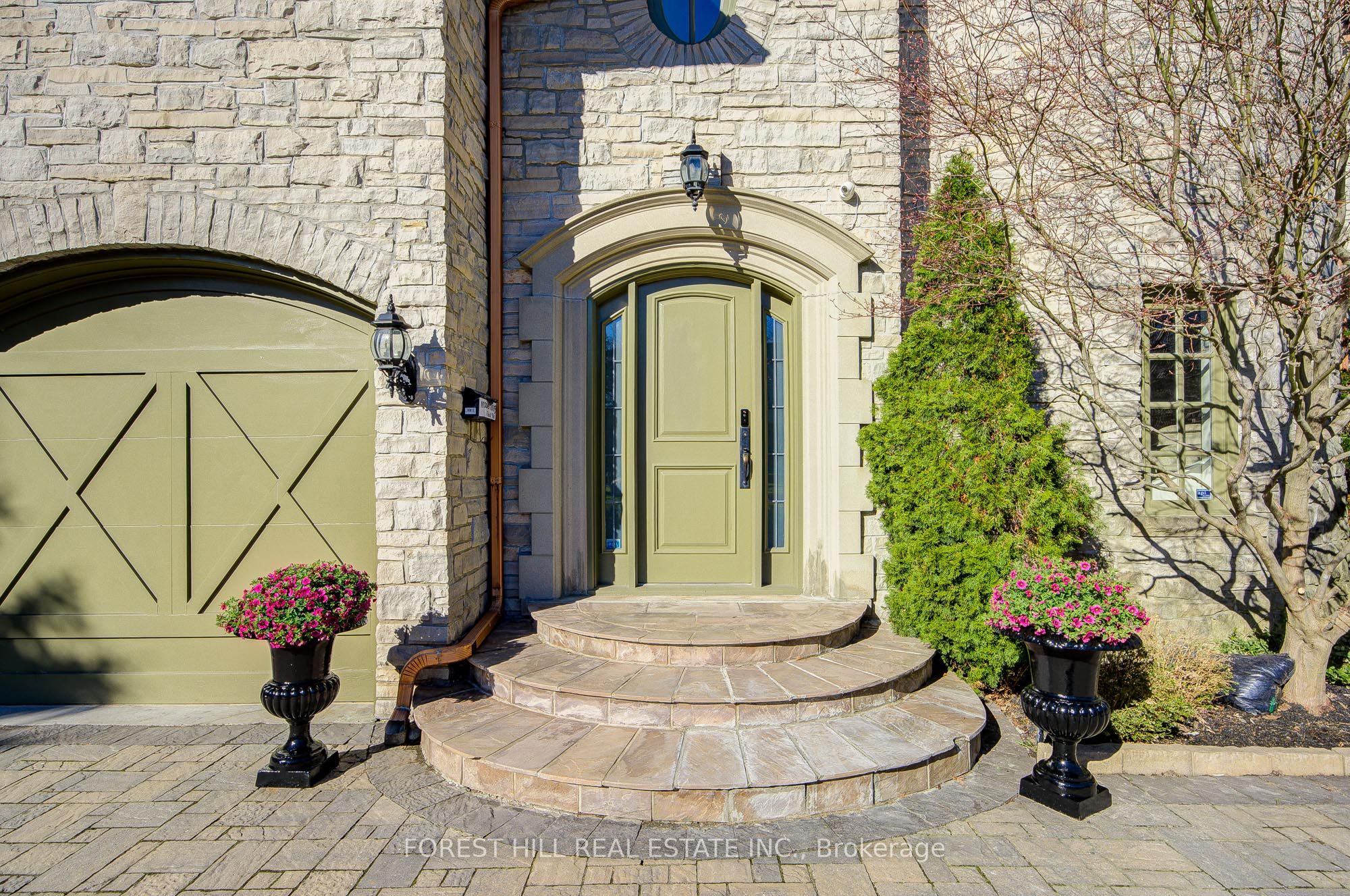7 Legacy Court, Toronto, ON M2L 2Y7 photo 5