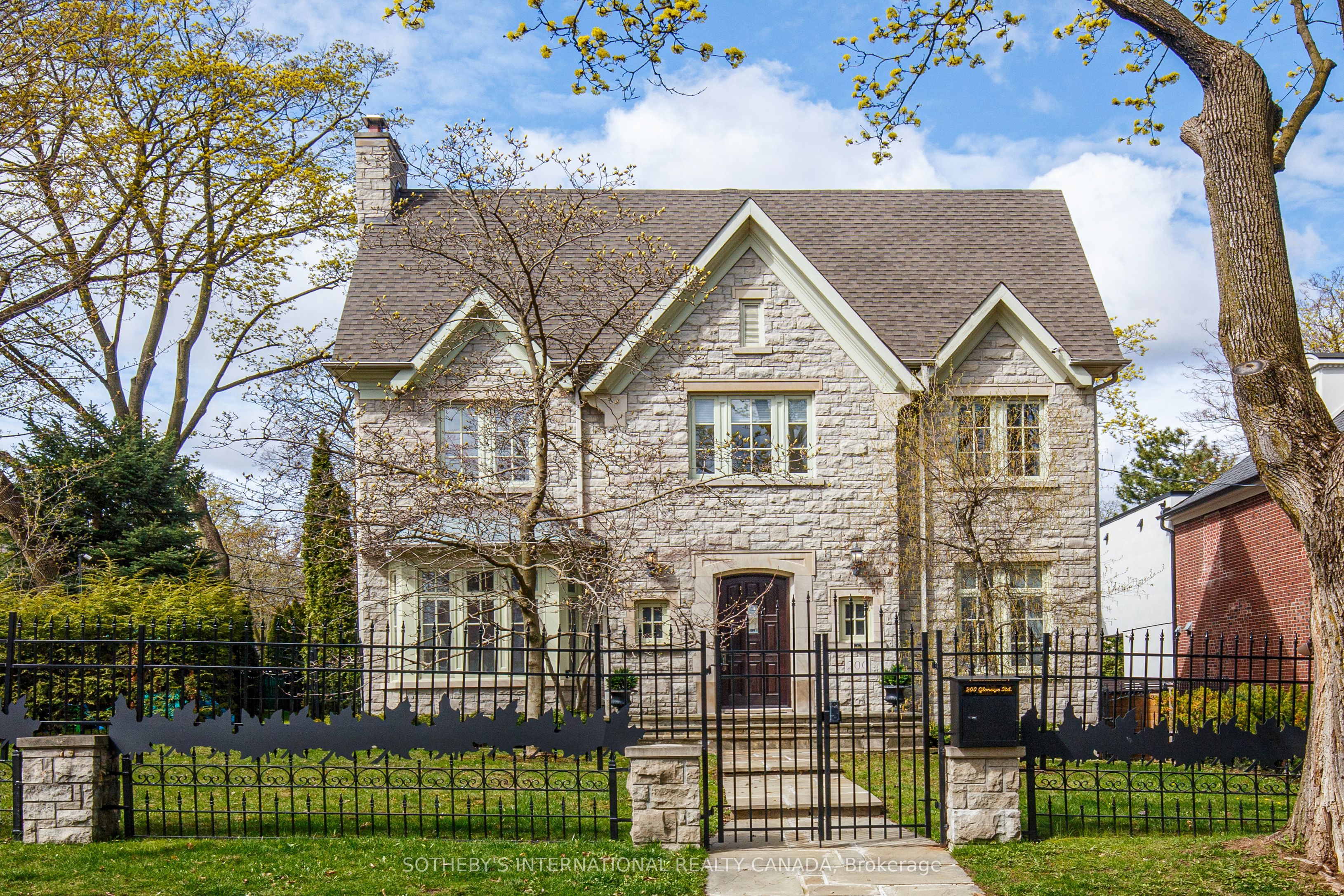 200 Glenayr Road, Toronto, ON M5P 3C3 photo 2