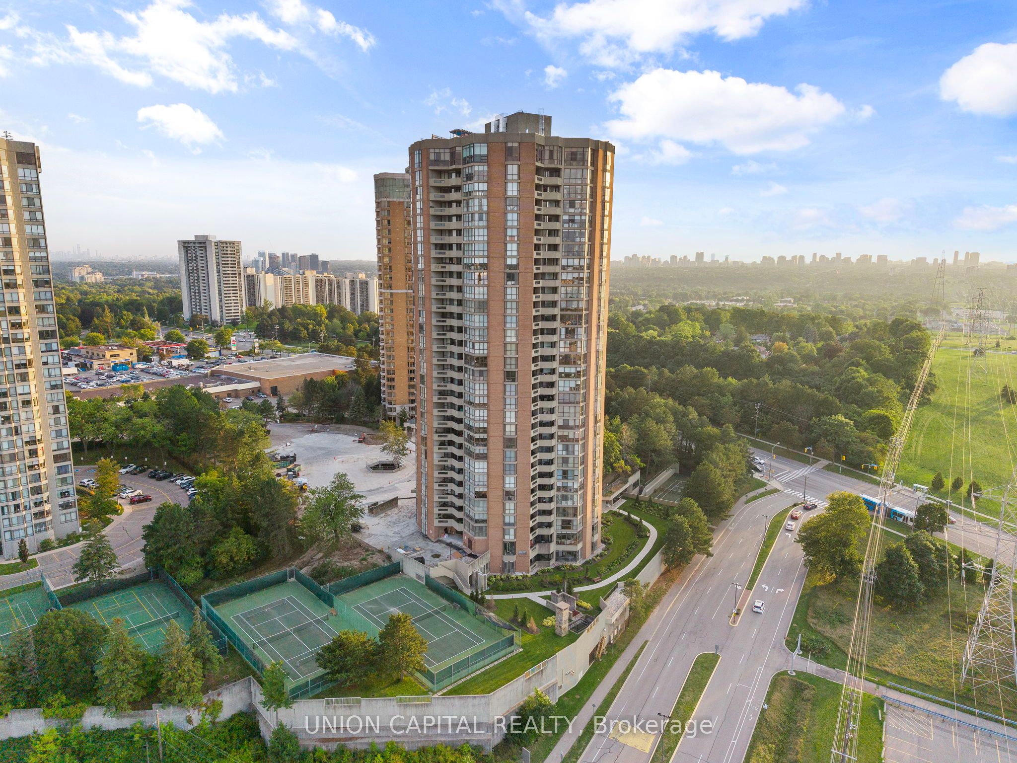85 Skymark Drive 2405, Toronto, ON M2H 3P2 photo 2