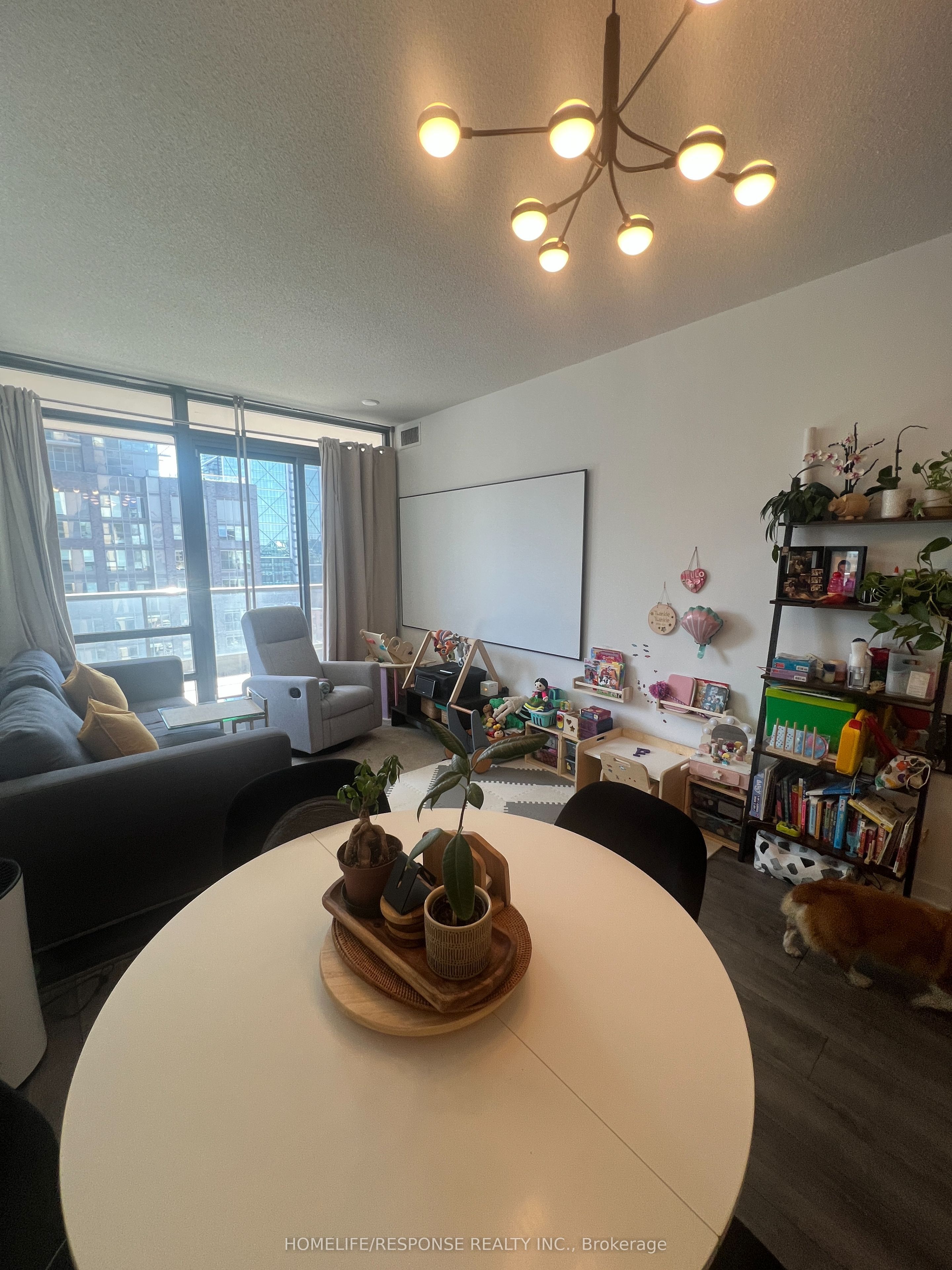 438 King Street W 1212, Toronto, ON M5V 3T9 photo 2
