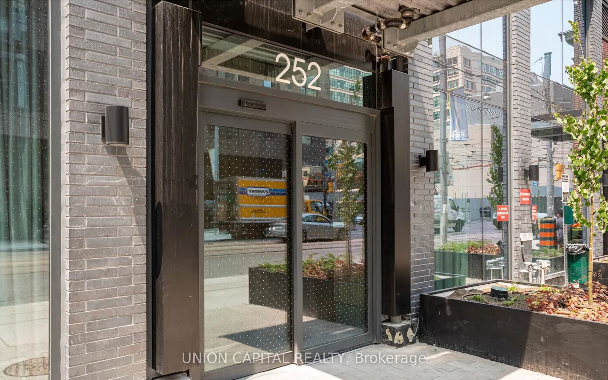 252 Church Street 5511, Toronto, ON M5B 0E6 photo 2