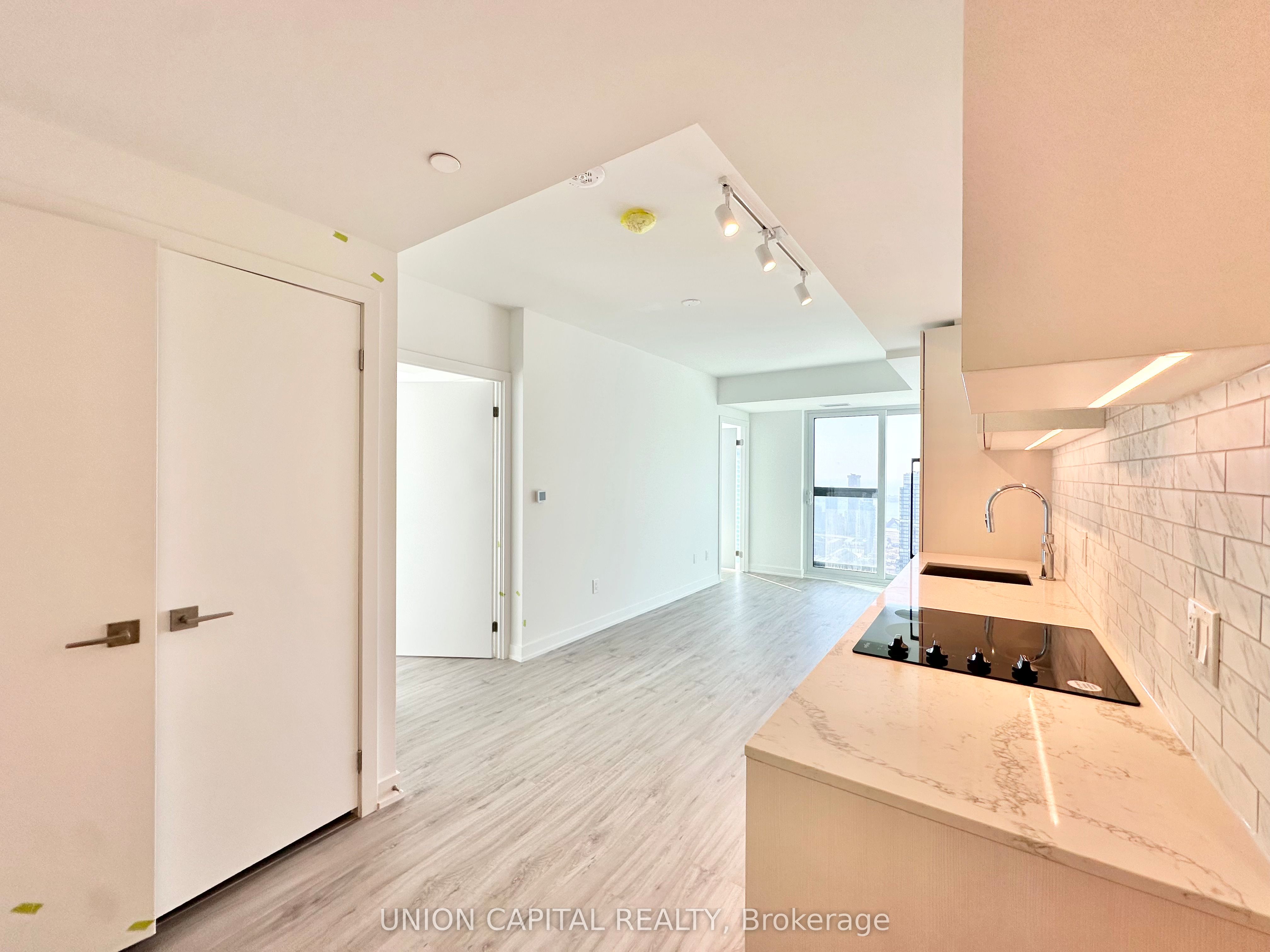 252 Church Street 5511, Toronto, ON M5B 0E6 photo 5