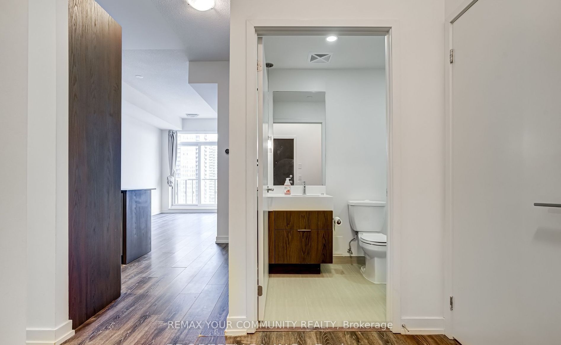 200 Sackville Street 1309, Toronto, ON M5A 0C4 photo 5