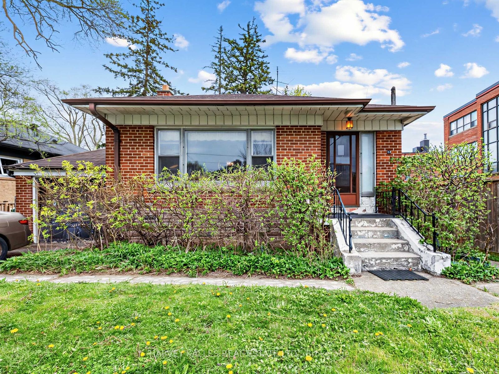 12 Invermay Avenue, Toronto, ON M3H 1Z2 photo 4
