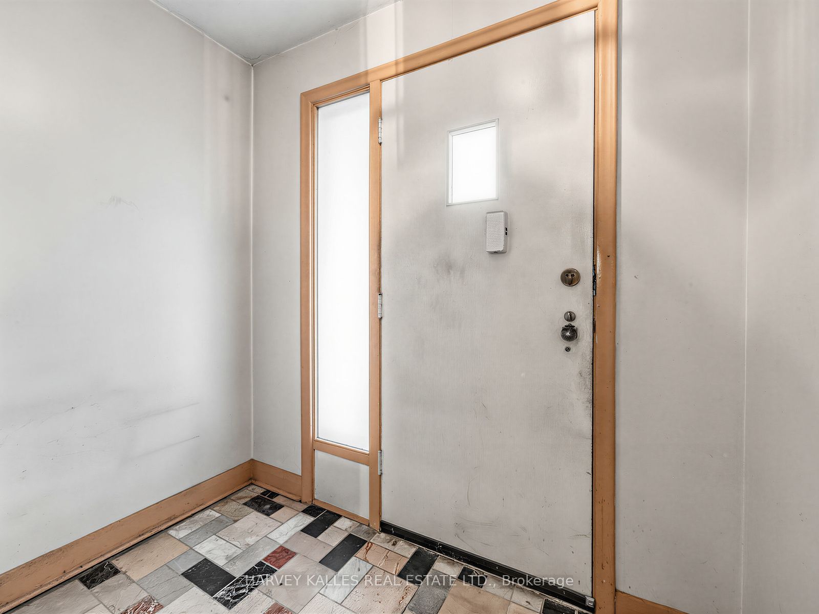 12 Invermay Avenue, Toronto, ON M3H 1Z2 photo 5
