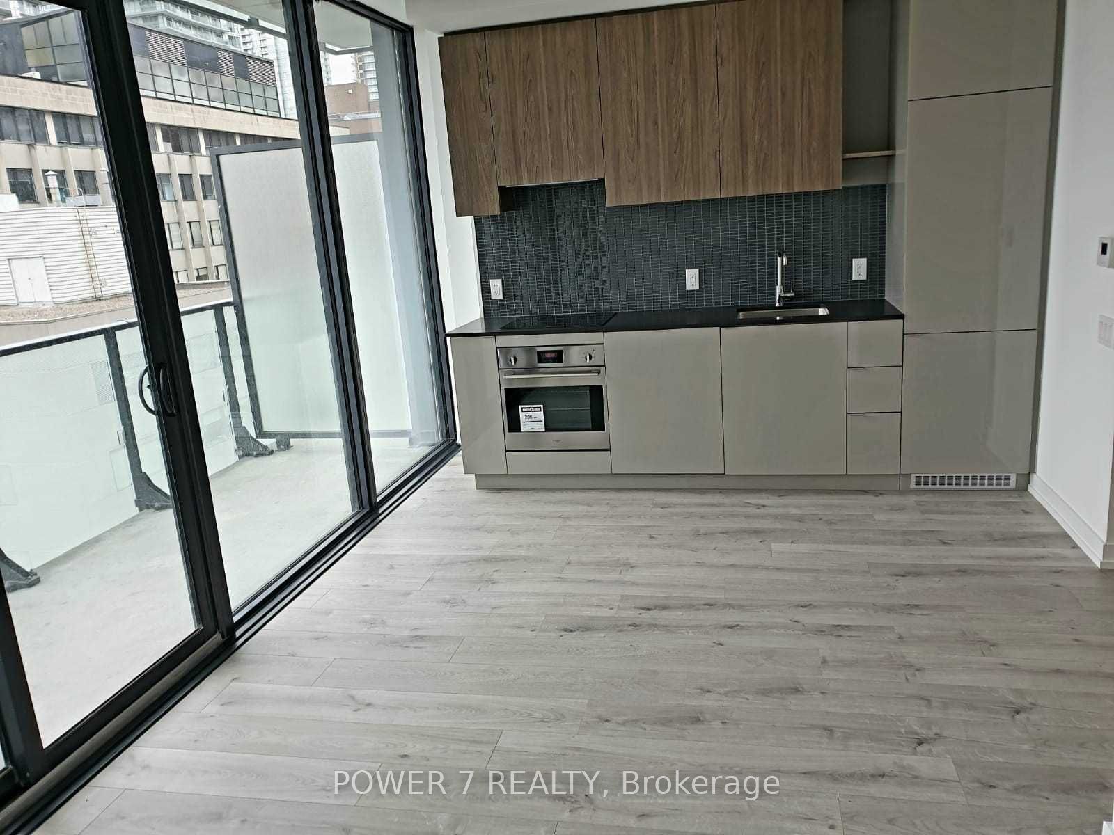 161 Roehampton Avenue 911, Toronto, ON M4P 0C8 photo 5